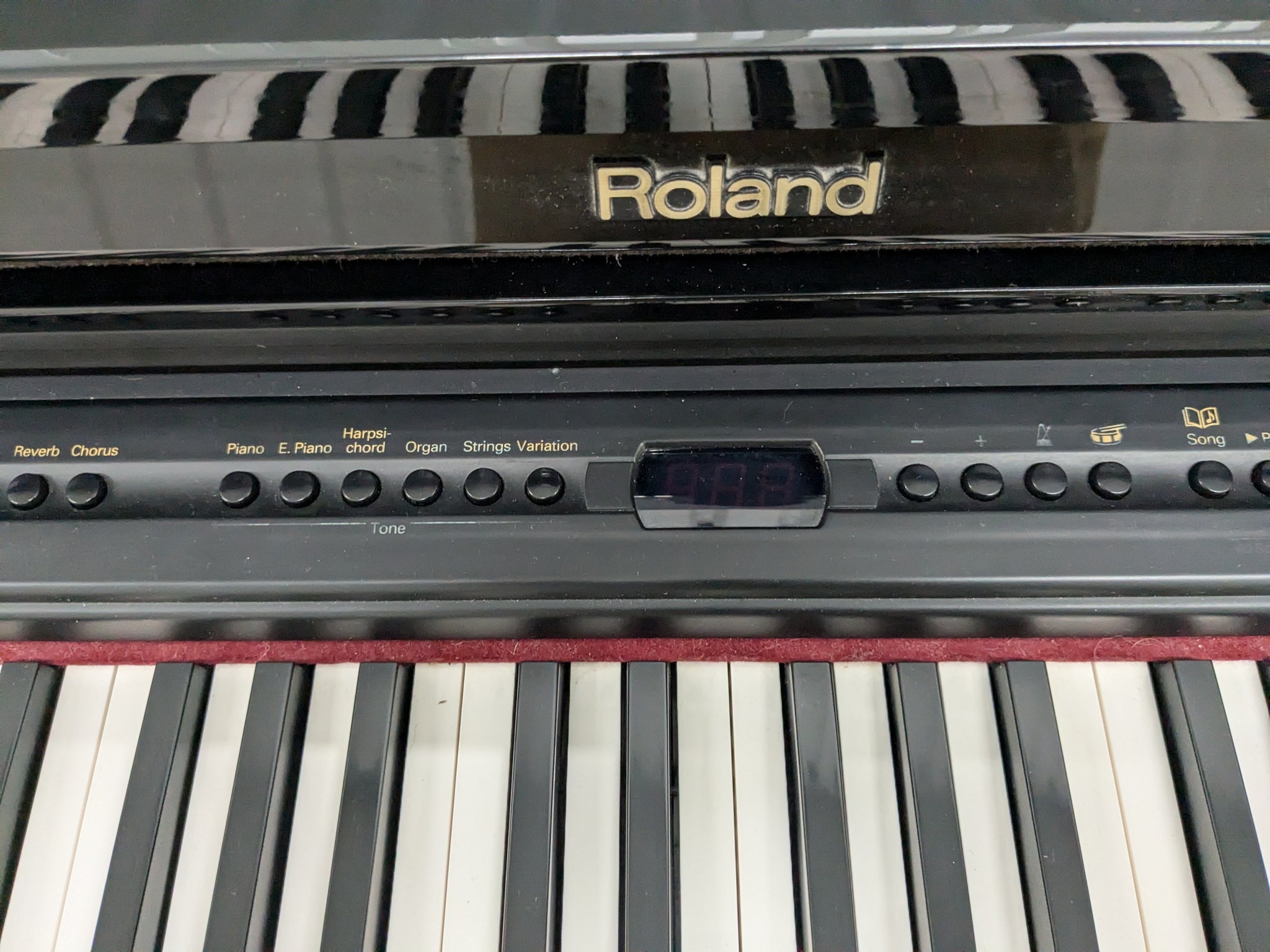 Roland HP-3e Digital Piano and stool in glossy black polished