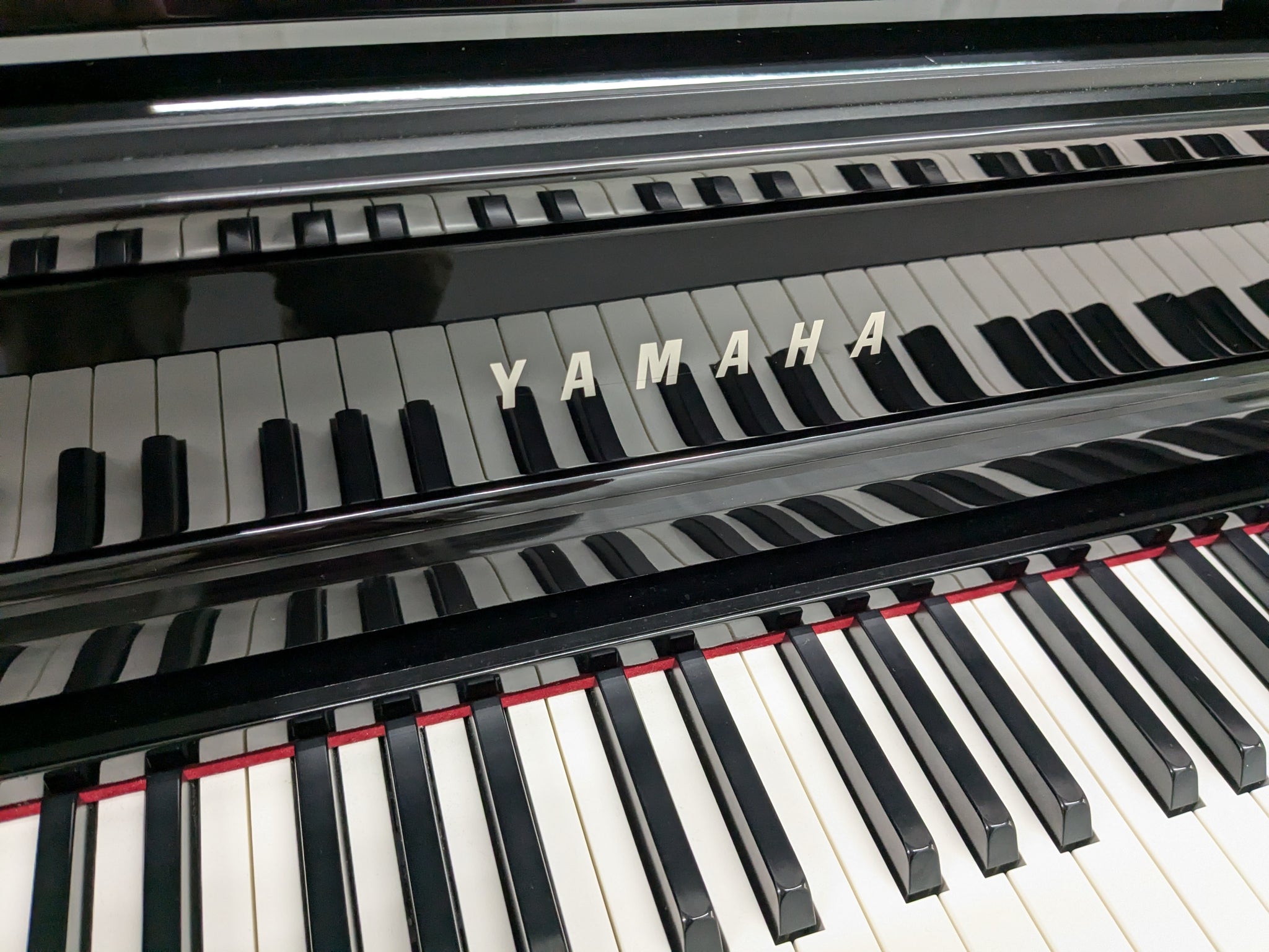 Yamaha Clavinova CLP-535 CLP-535PE Digital Piano in gloss black