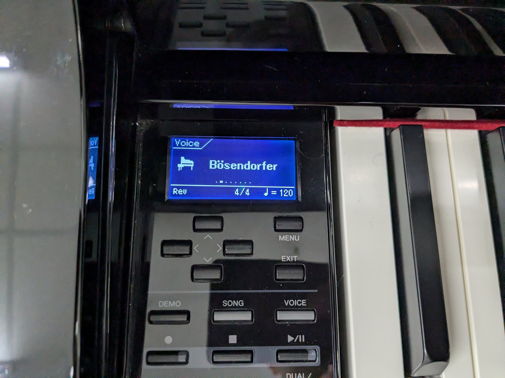 Yamaha Clavinova CLP-535 CLP-535PE Digital Piano in gloss black
