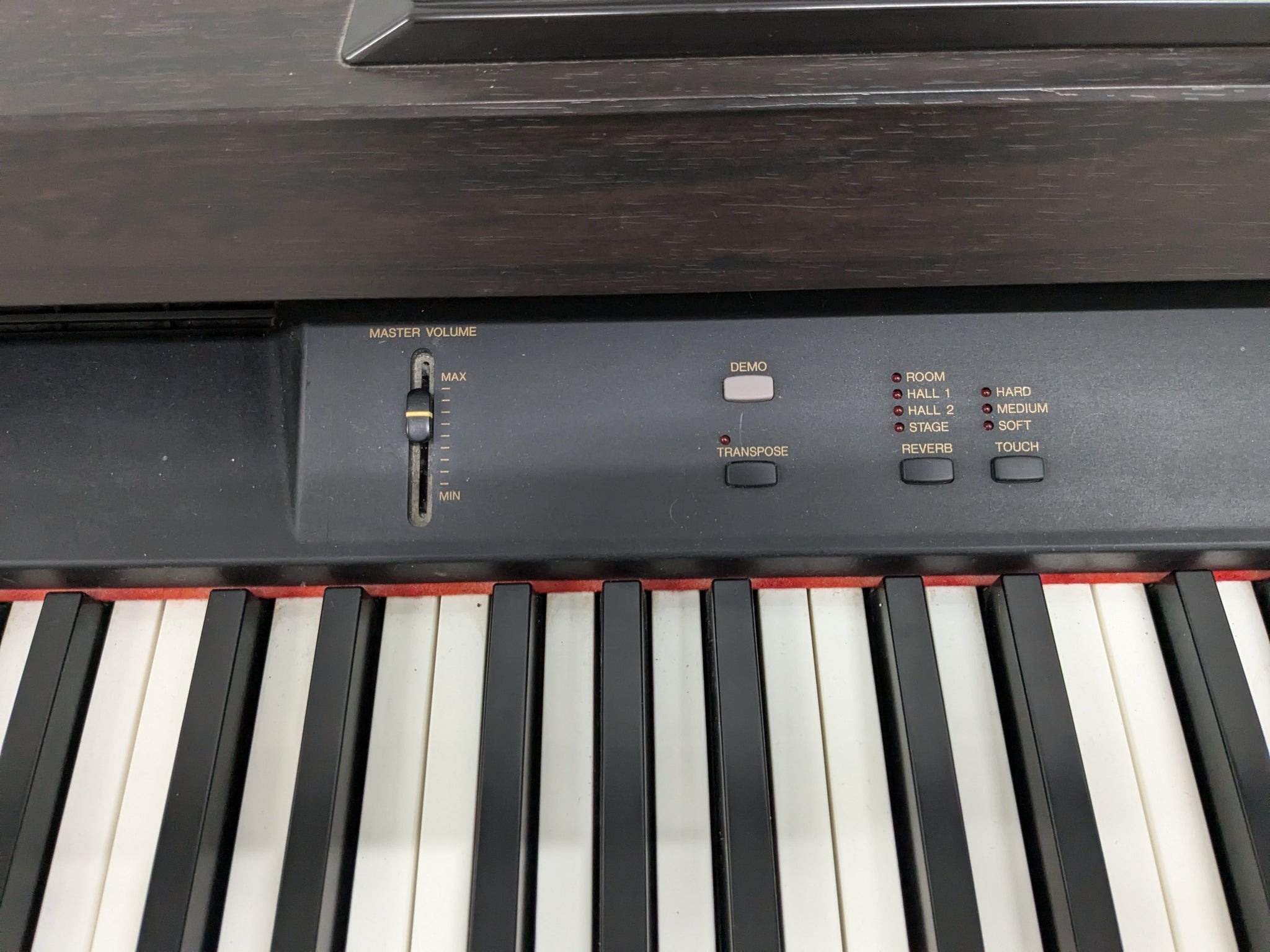 Yamaha Clavinova CLP-820 Digital Piano and stool in dark rosewood