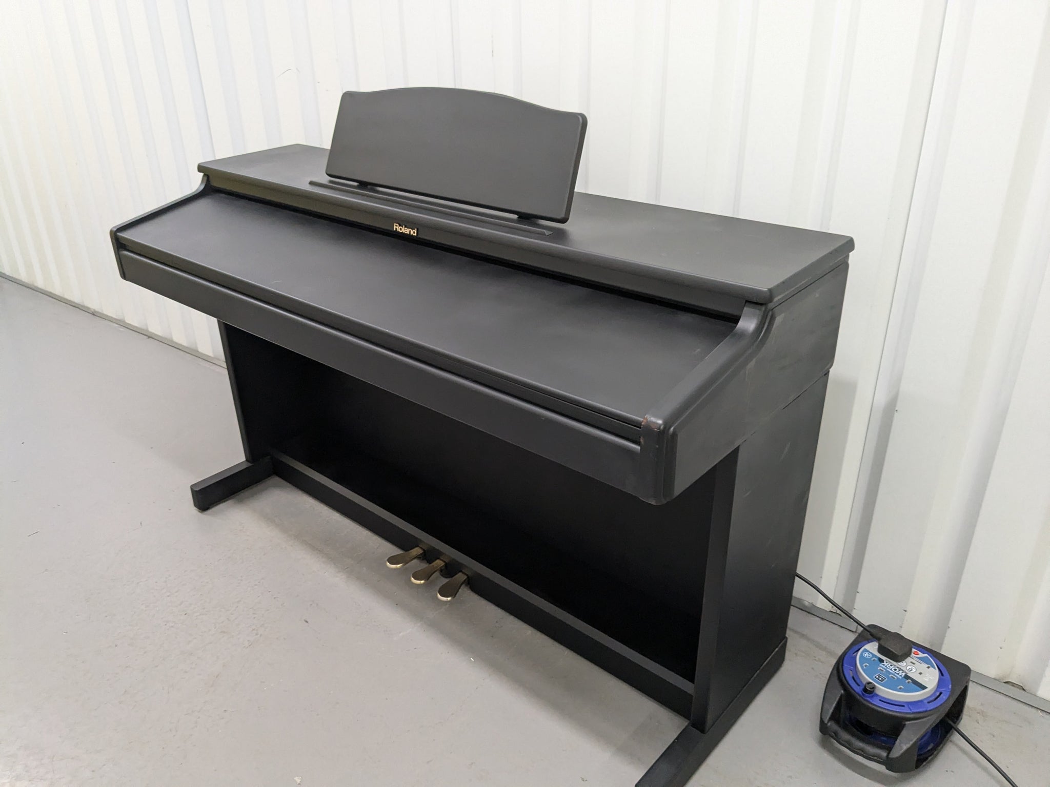 Roland HP237e Digital Piano in satin black finish Stock nr 24297