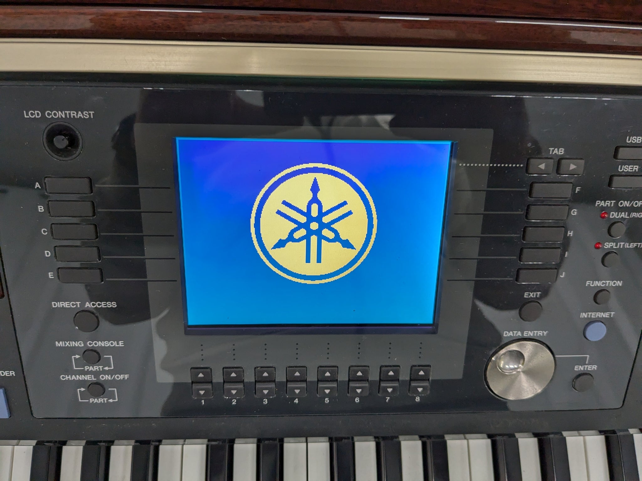 Yamaha Clavinova CVP-403 Polished Mahogany Digital Piano arranger