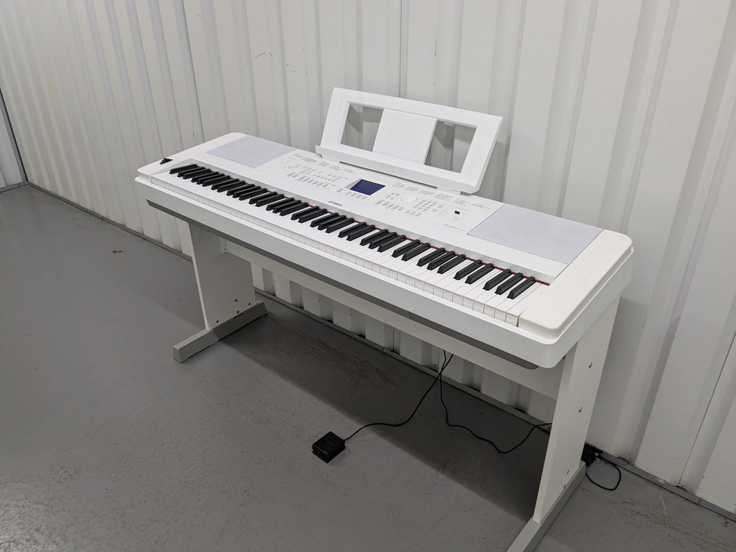 Yamaha DGX-660 in white 88 Key Weighted Keys Portable Grand, stand stock # 24348