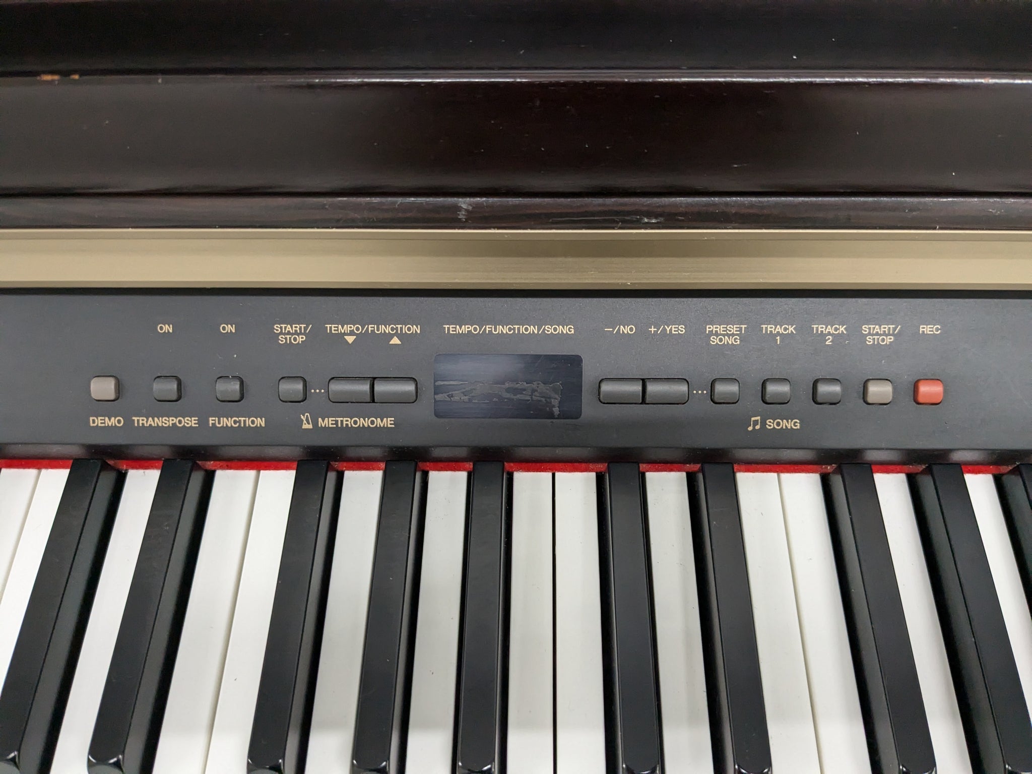 Yamaha Clavinova CLP-930 Digital Piano in dark rosewood finish