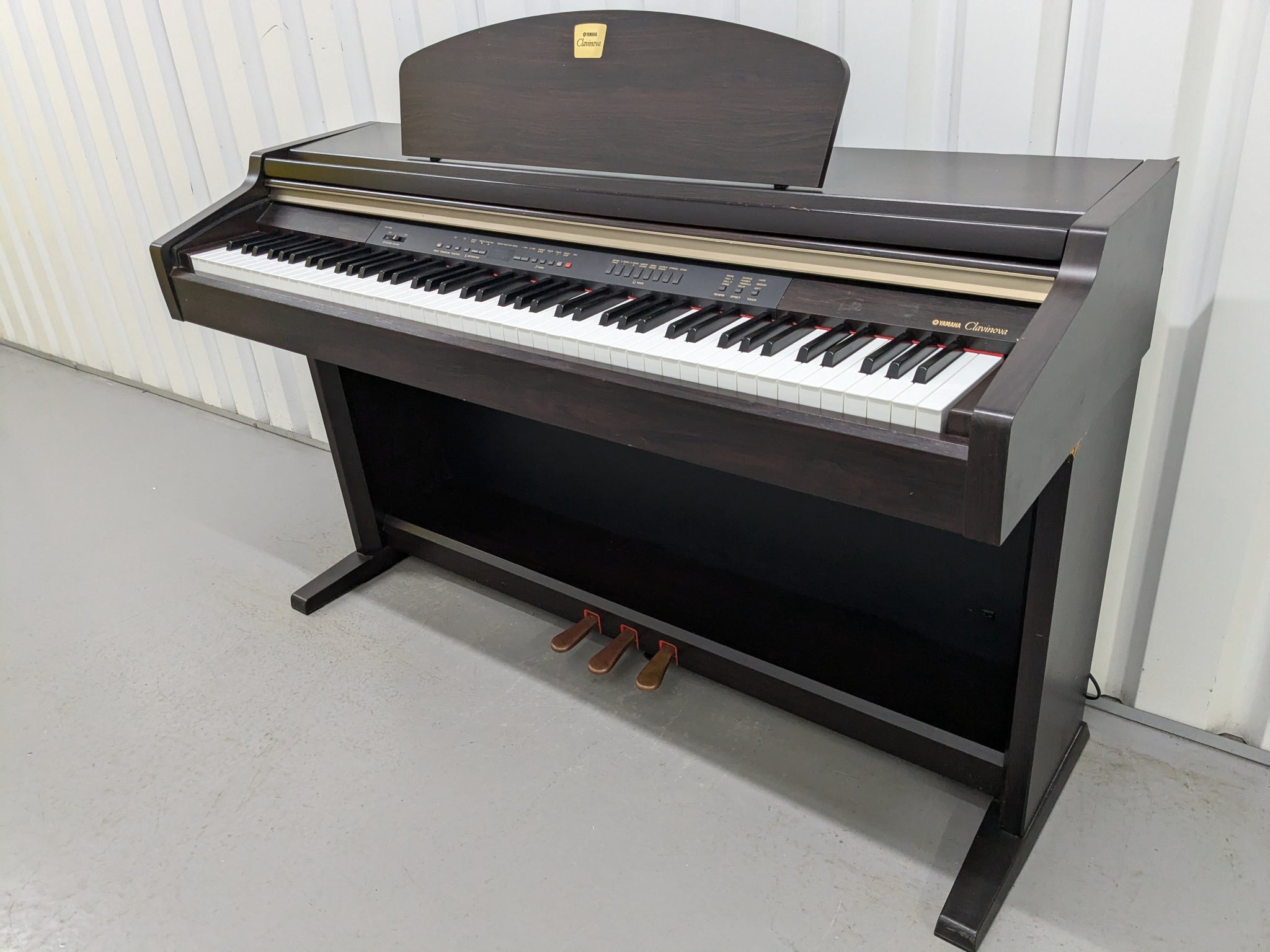 Yamaha Clavinova CLP-930 Digital Piano in dark rosewood finish