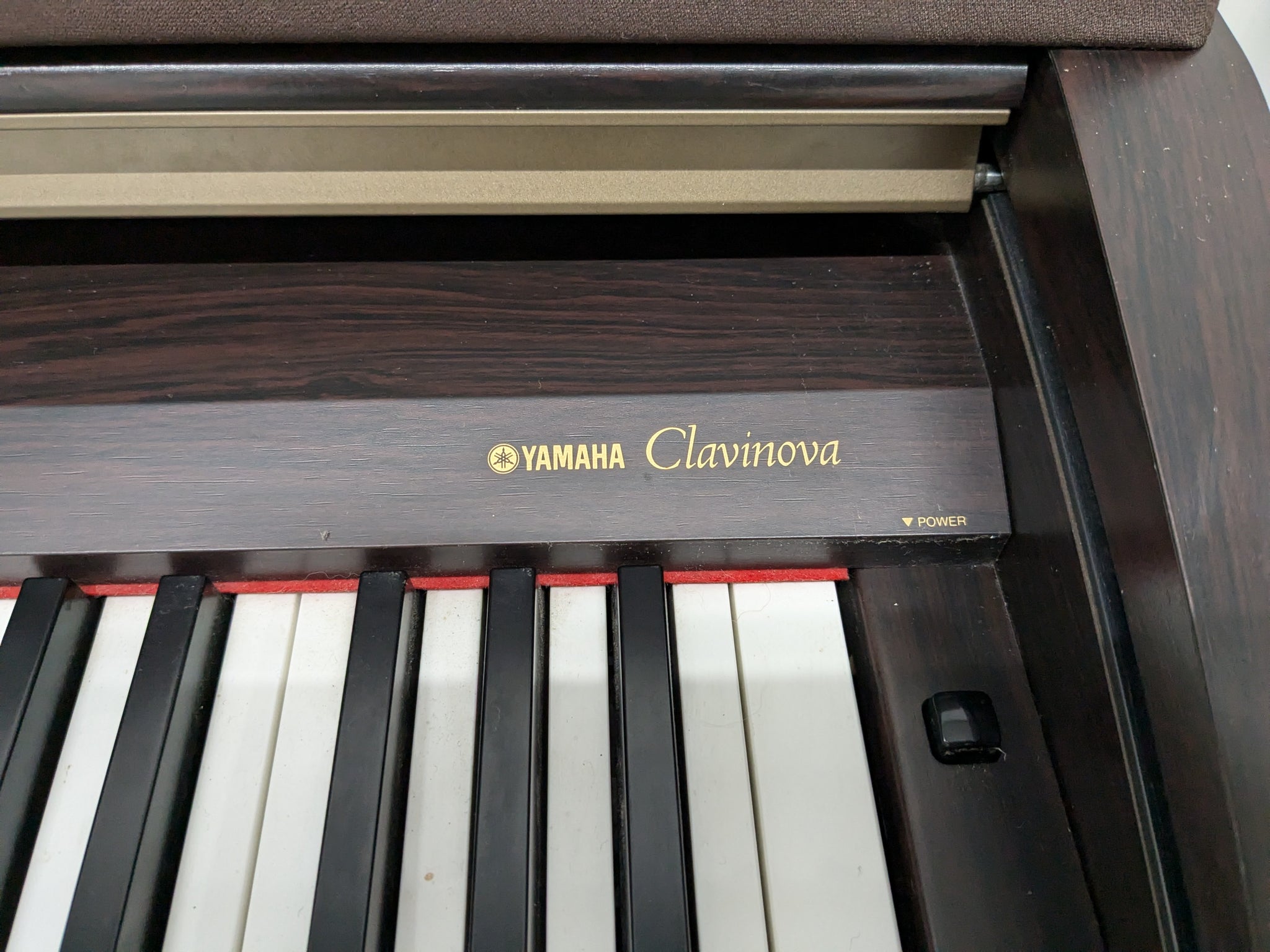 Yamaha Clavinova CLP-970 Digital Piano in dark rosewood stock nr