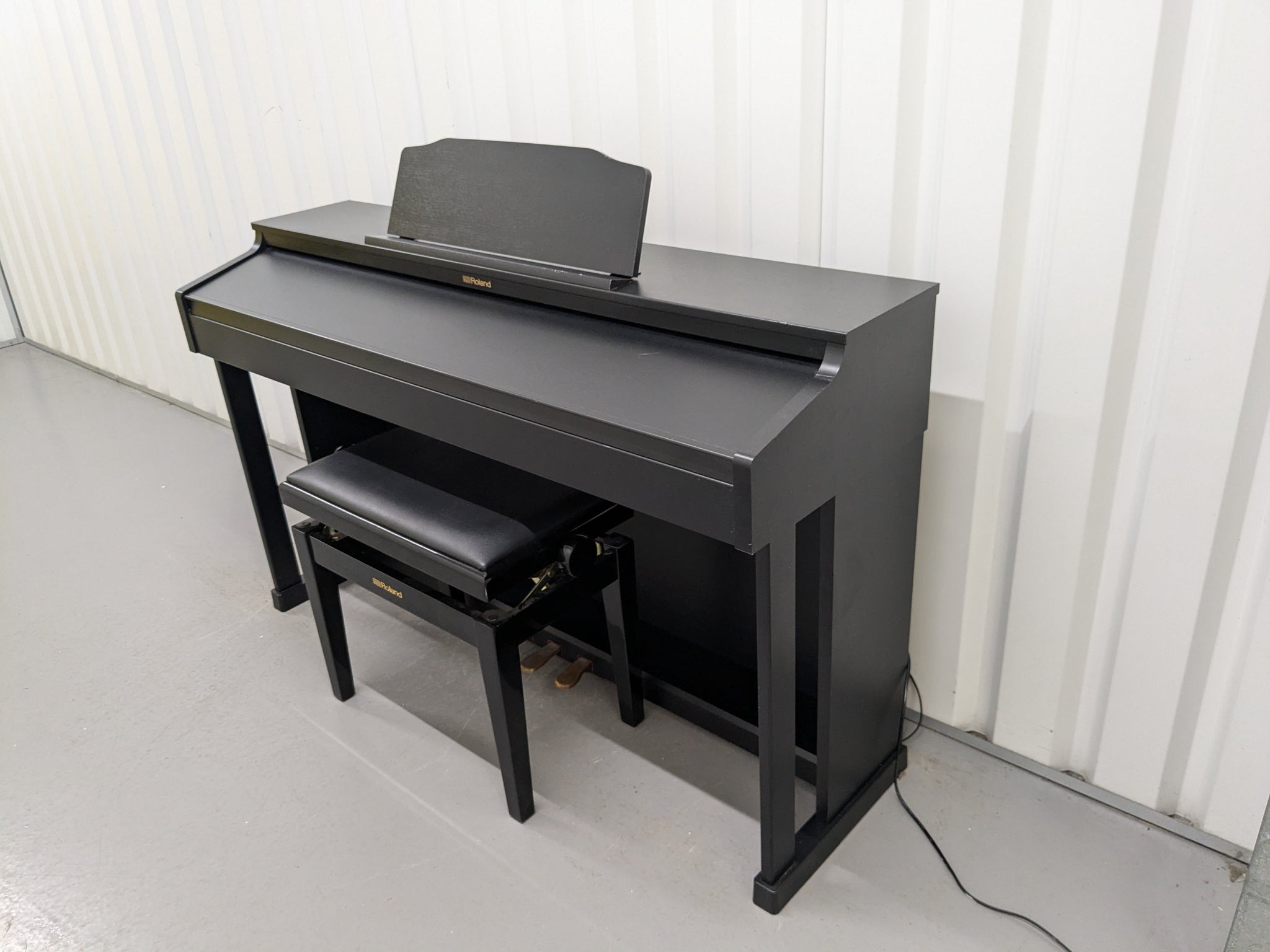 Roland HP601 digital piano and stool in satin black finish stock 