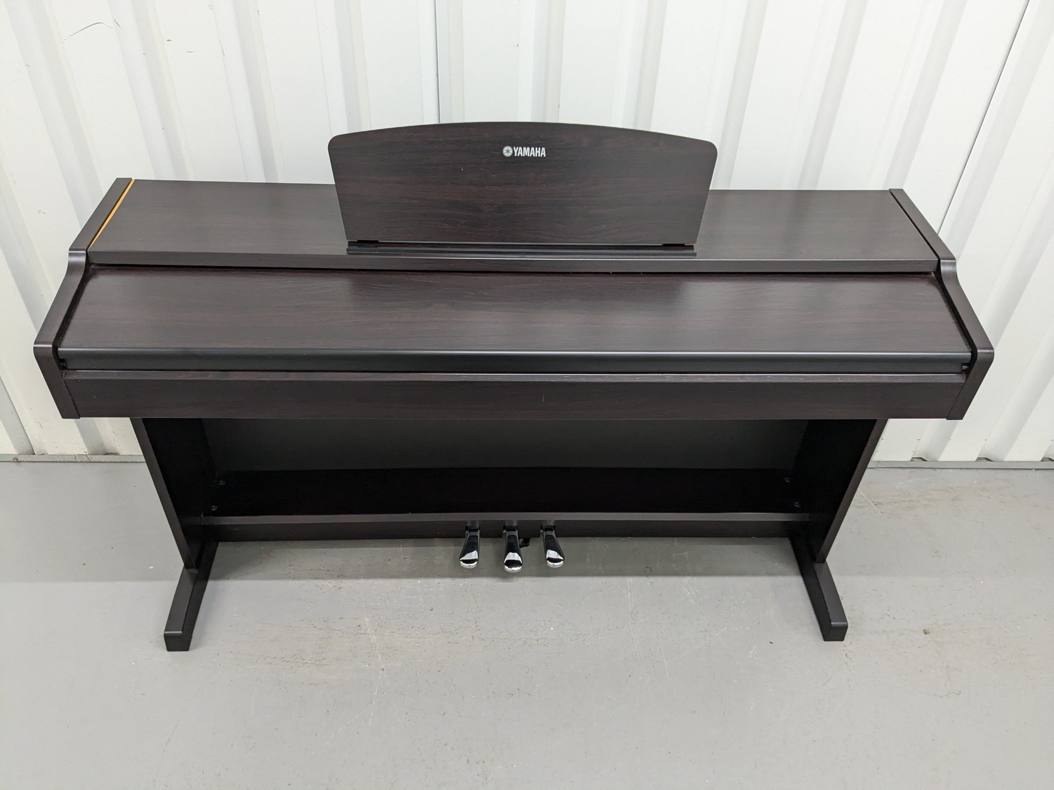 Yamaha Arius YDP-131 digital piano in dark rosewood finish