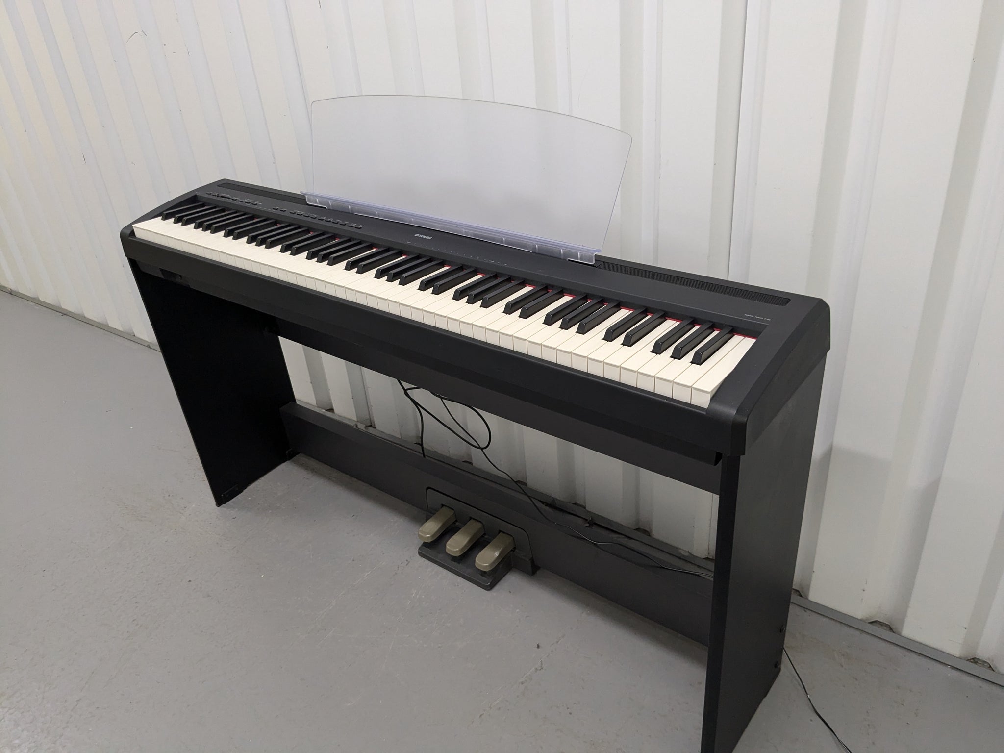 YAMAHA DIGITAL PIANO ヤマハP-95S スタンド付 Yamaha P95 digital portable piano on fixed stand + 3 pedals