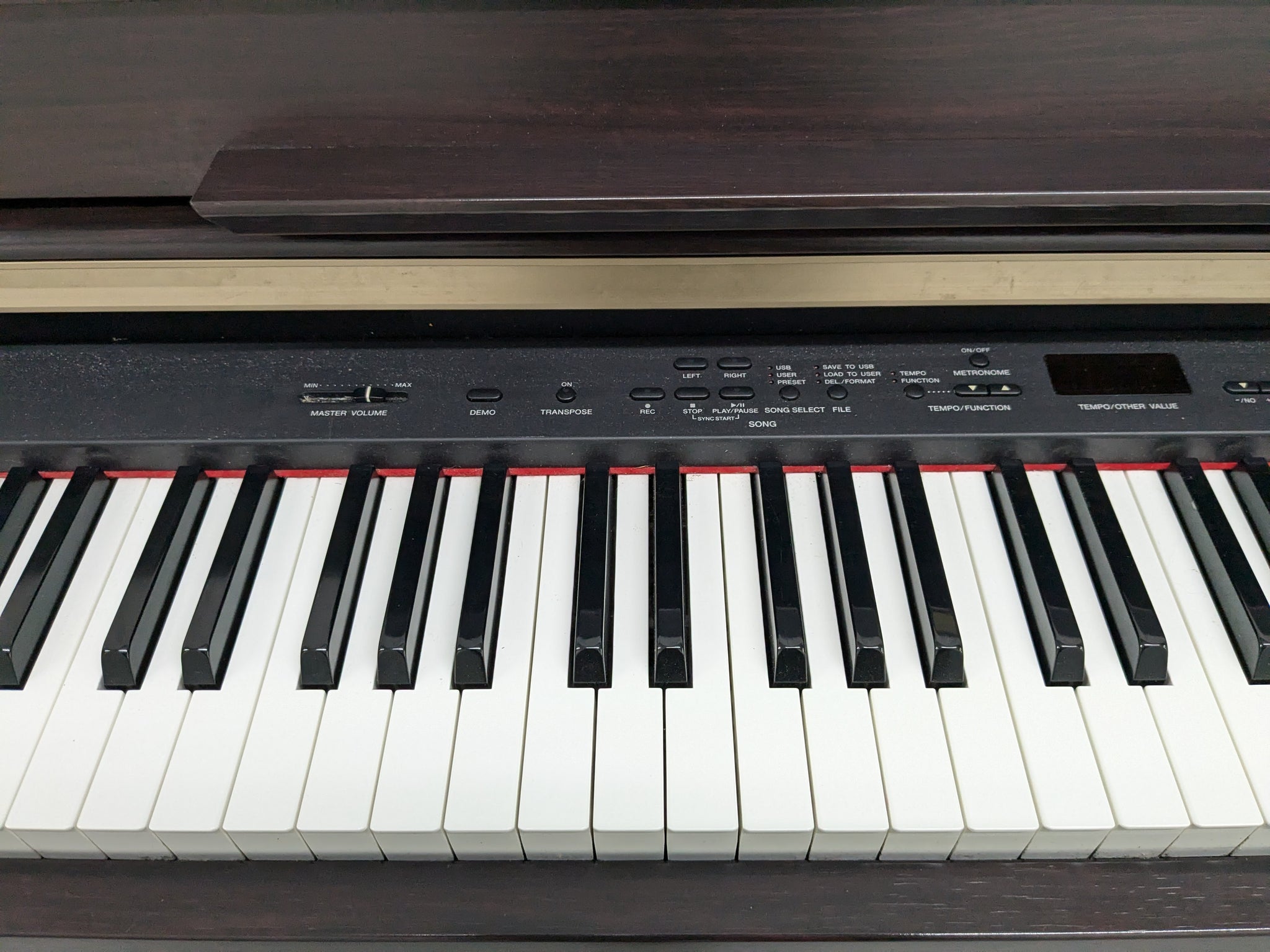 Yamaha Clavinova CLP-330 Digital Piano and stool in dark rosewood