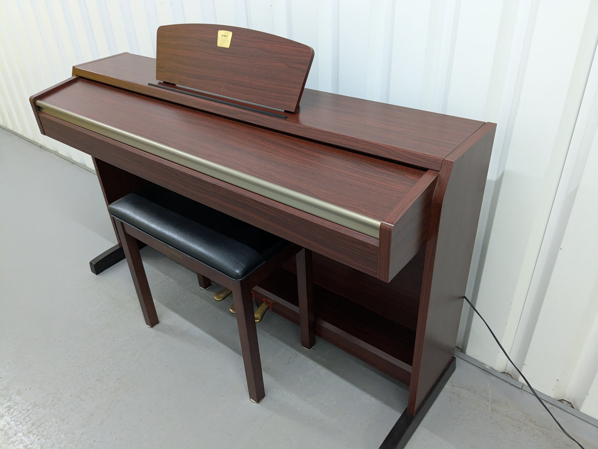 Yamaha Clavinova CLP-220 digital piano and stool in mahogany finish st –  Sulinda Music