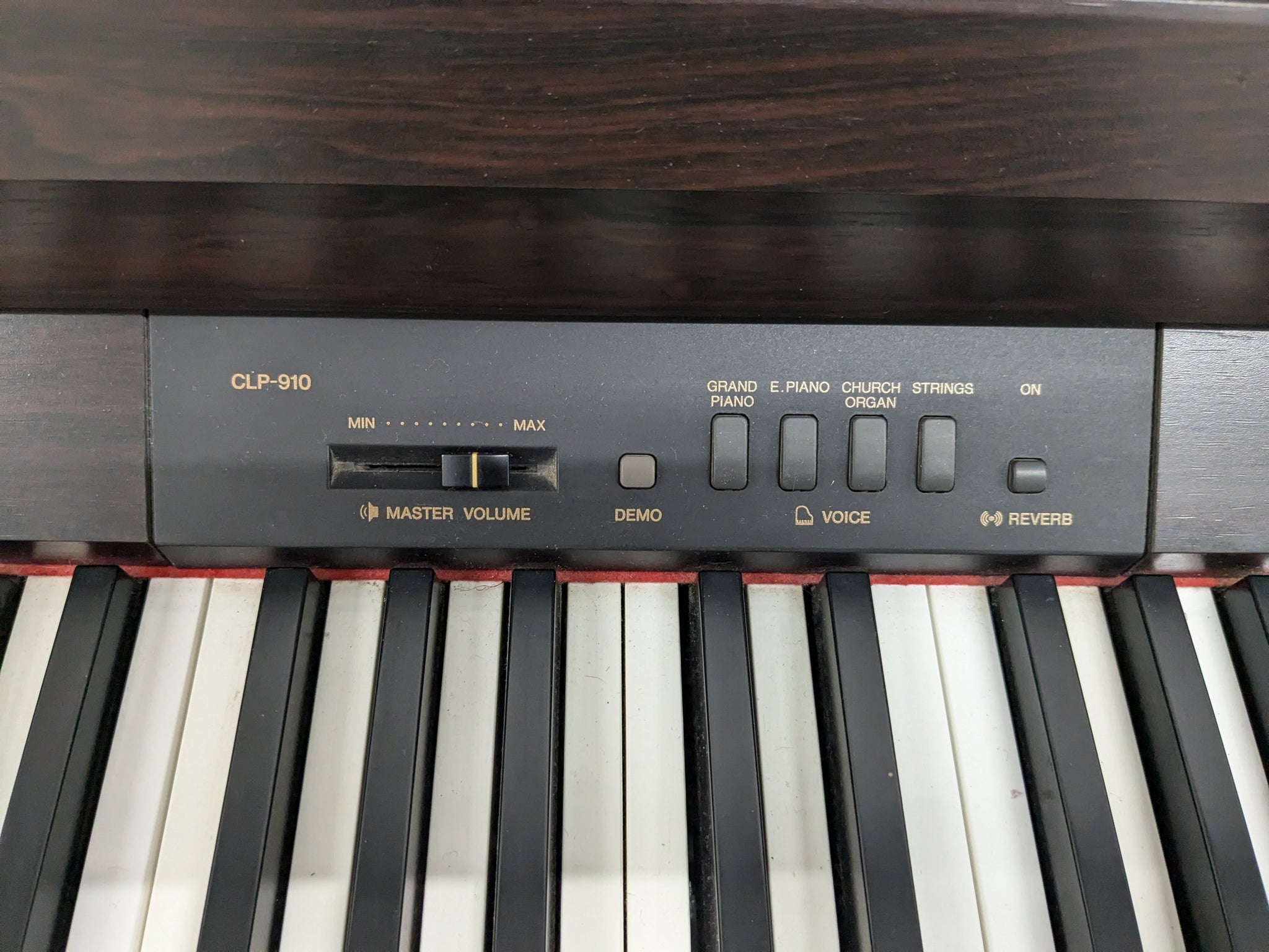 Yamaha Clavinova CLP-910 Digital Piano in rosewood, weighted Yamaha Clavinova CLP-910 Digital Piano in rosewood, weighted