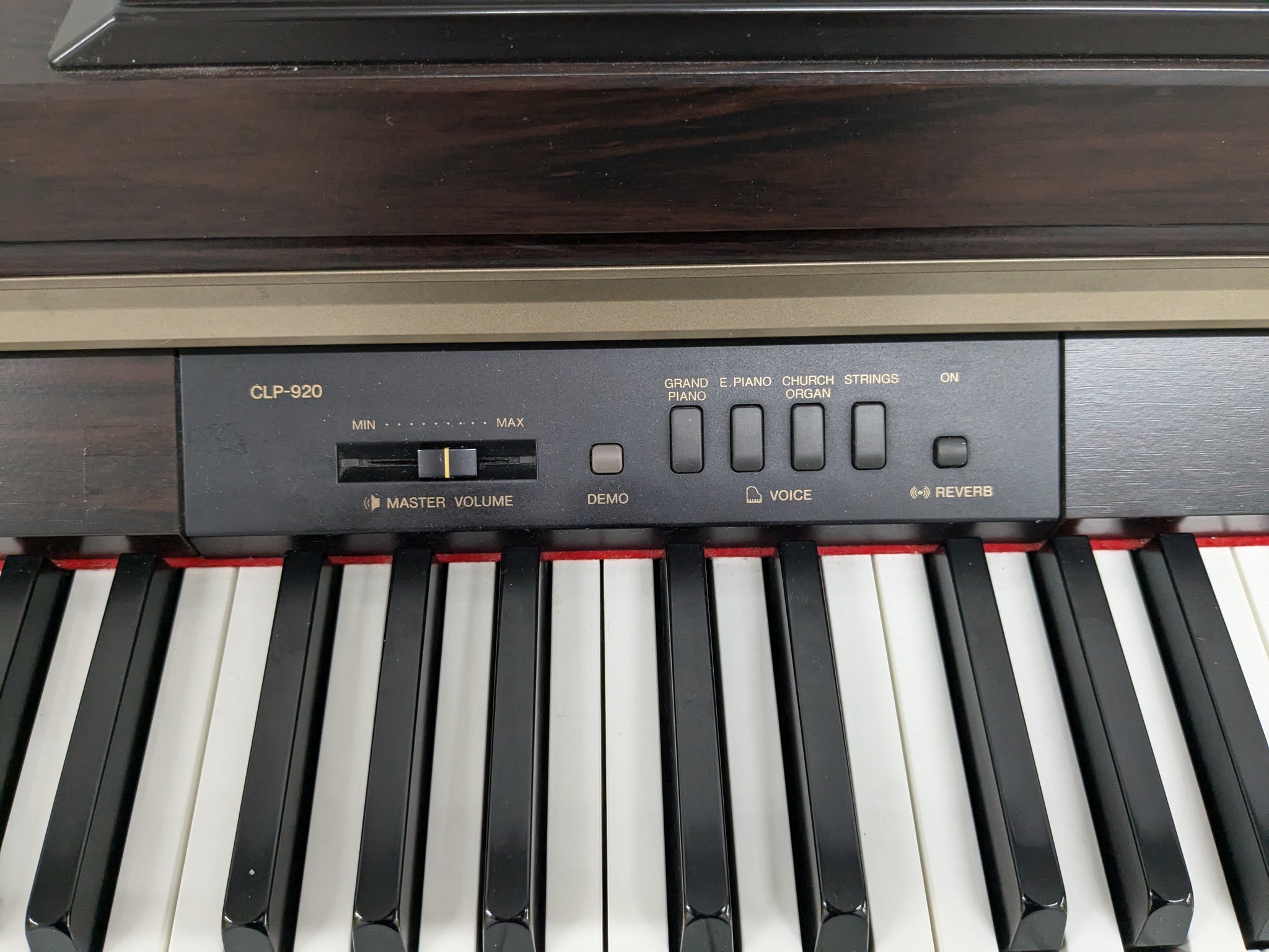 Yamaha Clavinova CLP-920 Digital Piano in dark rosewood stock nr 23412 –  Sulinda Music