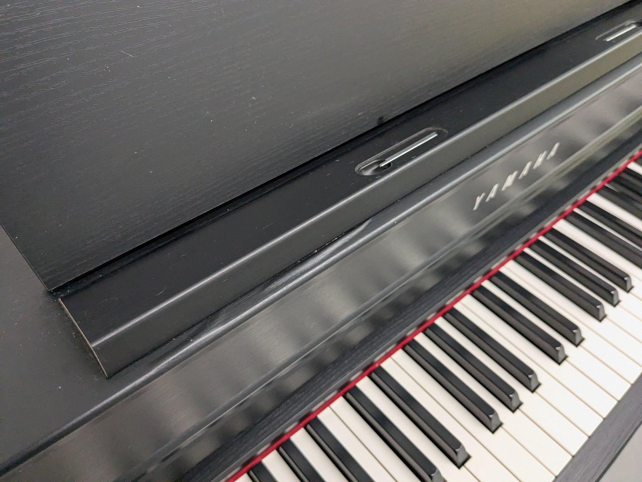 Yamaha Clavinova CLP-575 in satin black finish+ stool stock