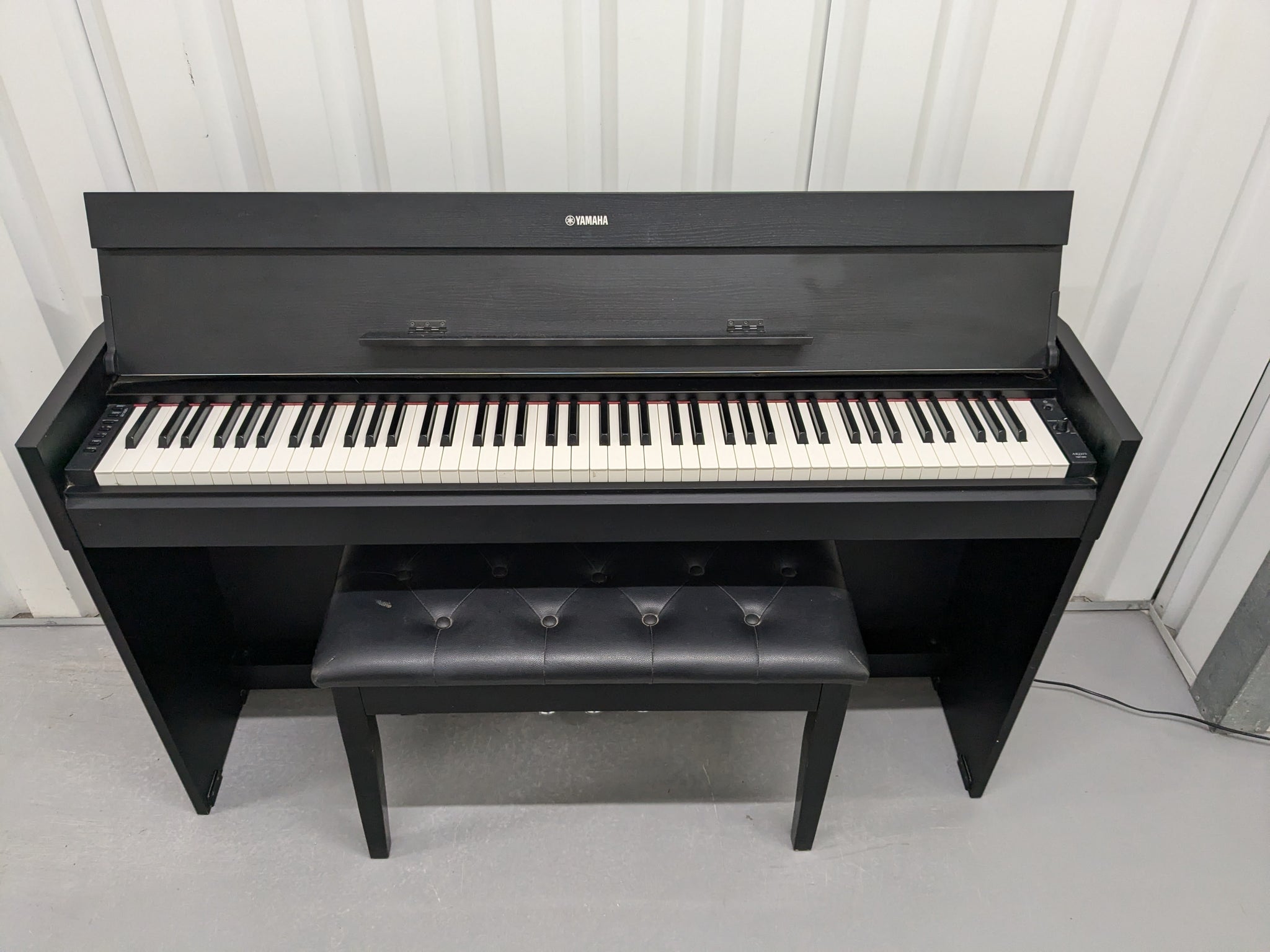 Yamaha Arius YDP-S52 black Digital Piano Slimline space