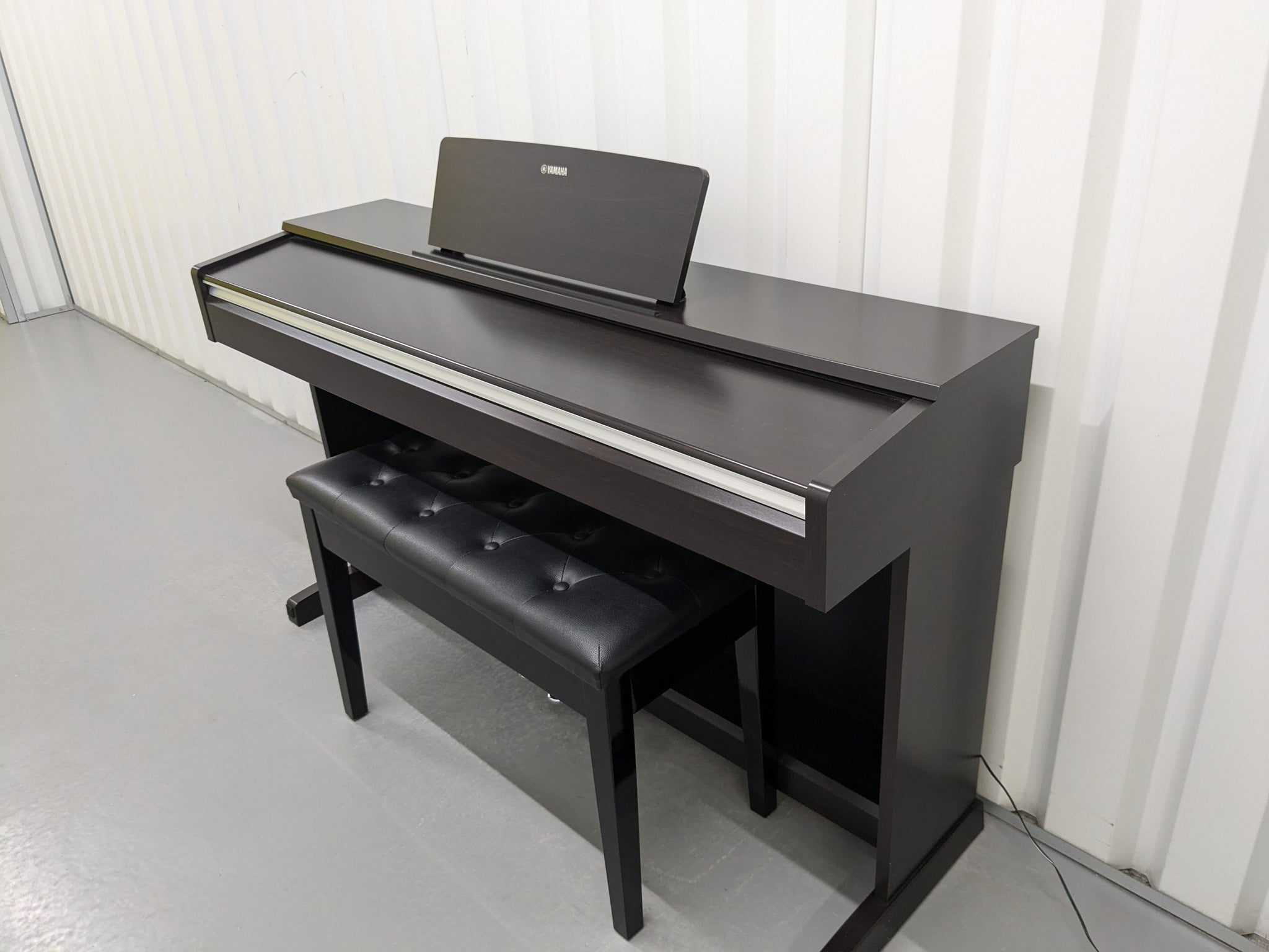 Yamaha Arius YDP-142 Digital Piano and stool dark rosewood finish