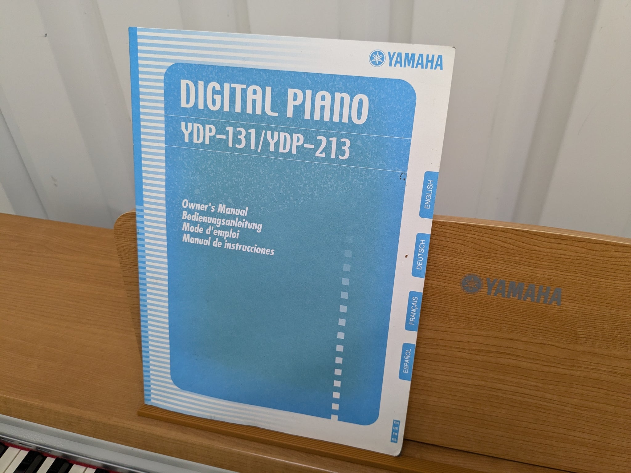 Yamaha Arius YDP-131 Digital Piano in cherry wood finish stock nr