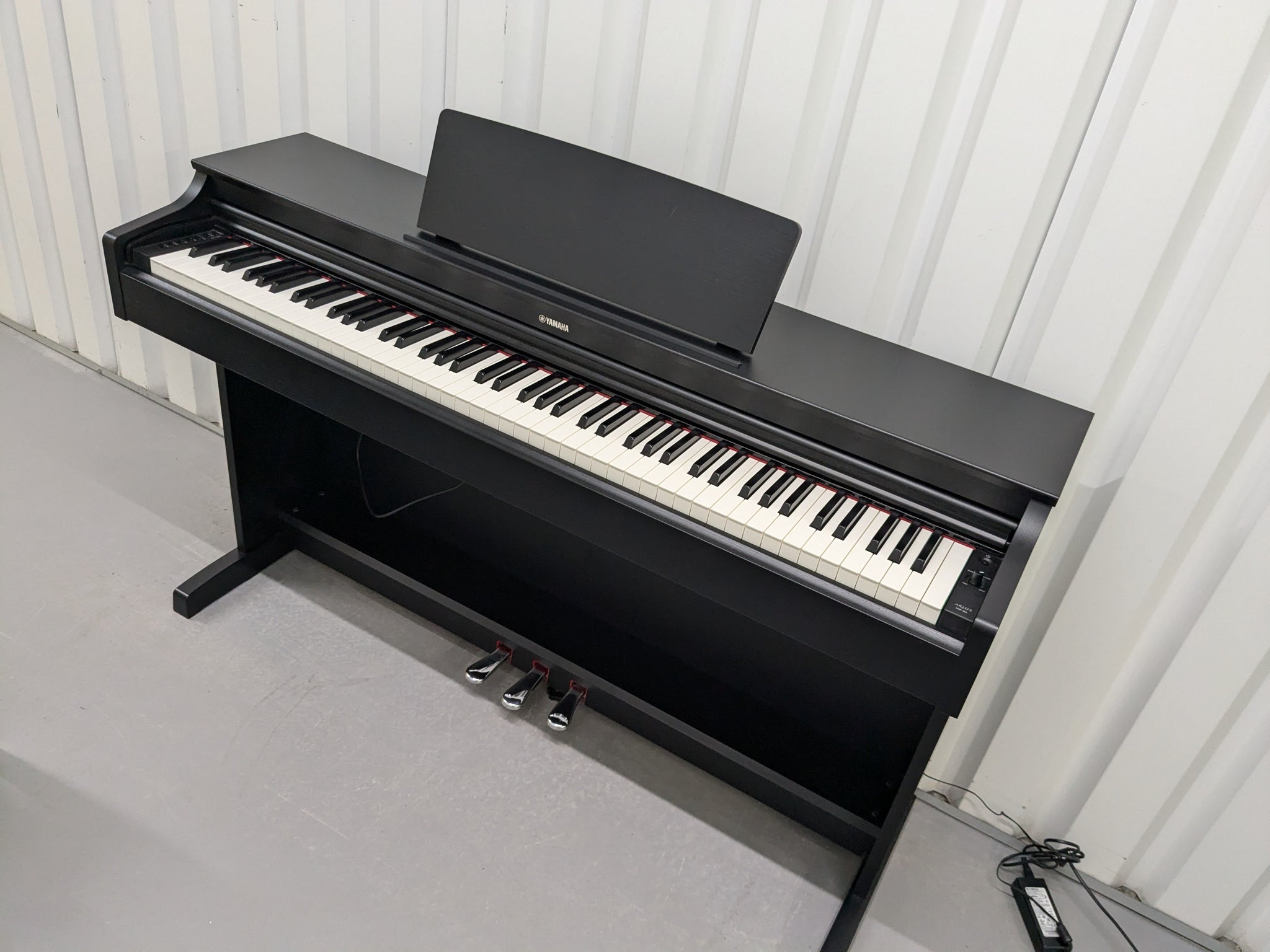 Yamaha Arius YDP-163 Digital Piano and stool in satin black