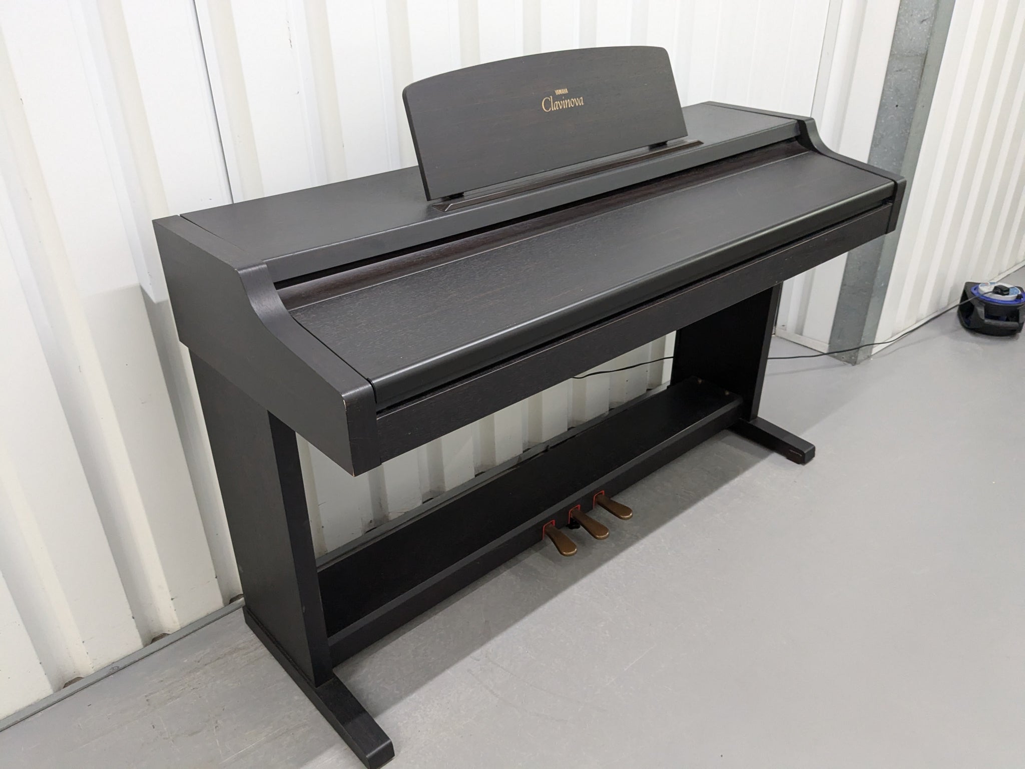 Yamaha Clavinova CLP-411 Digital Piano Full Size 88 keys 3 pedals