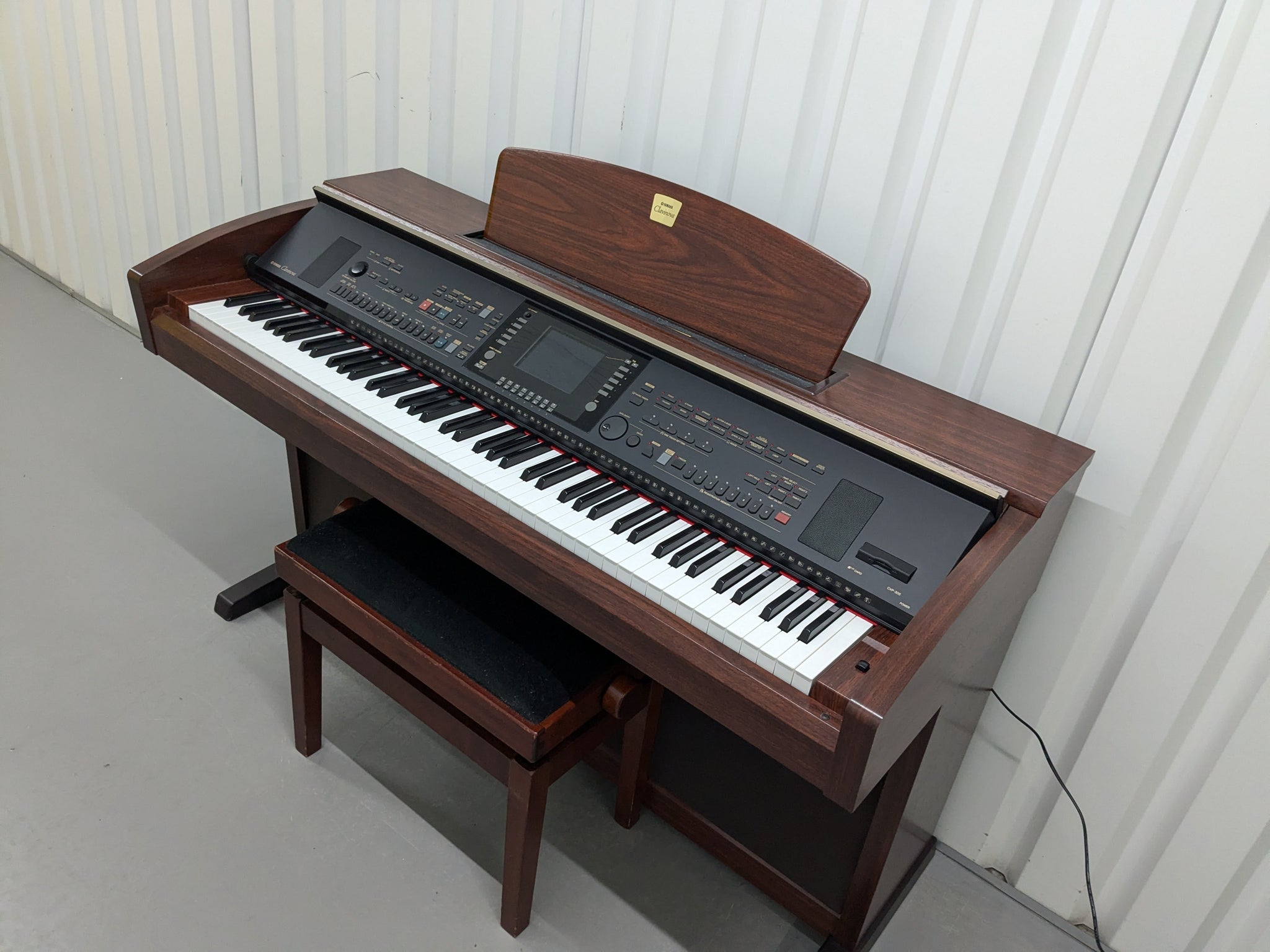 Yamaha Clavinova CVP-305 Digital Piano arranger + stool in