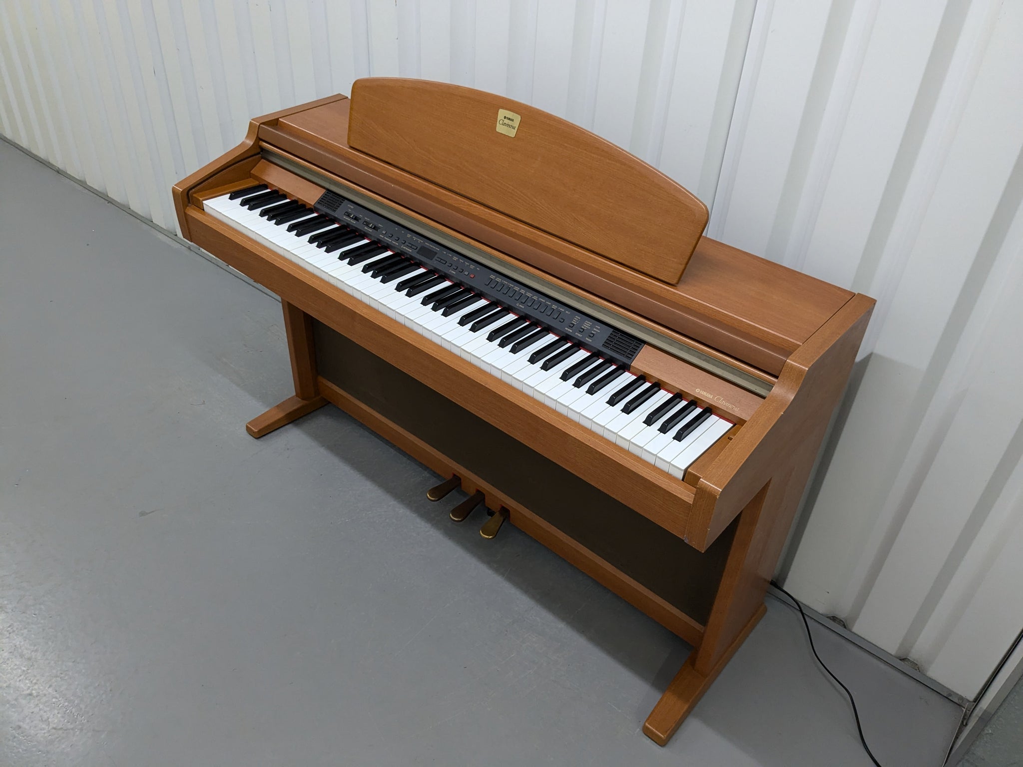 Yamaha Clavinova CLP-950 Digital Piano in cherry wood finish stock