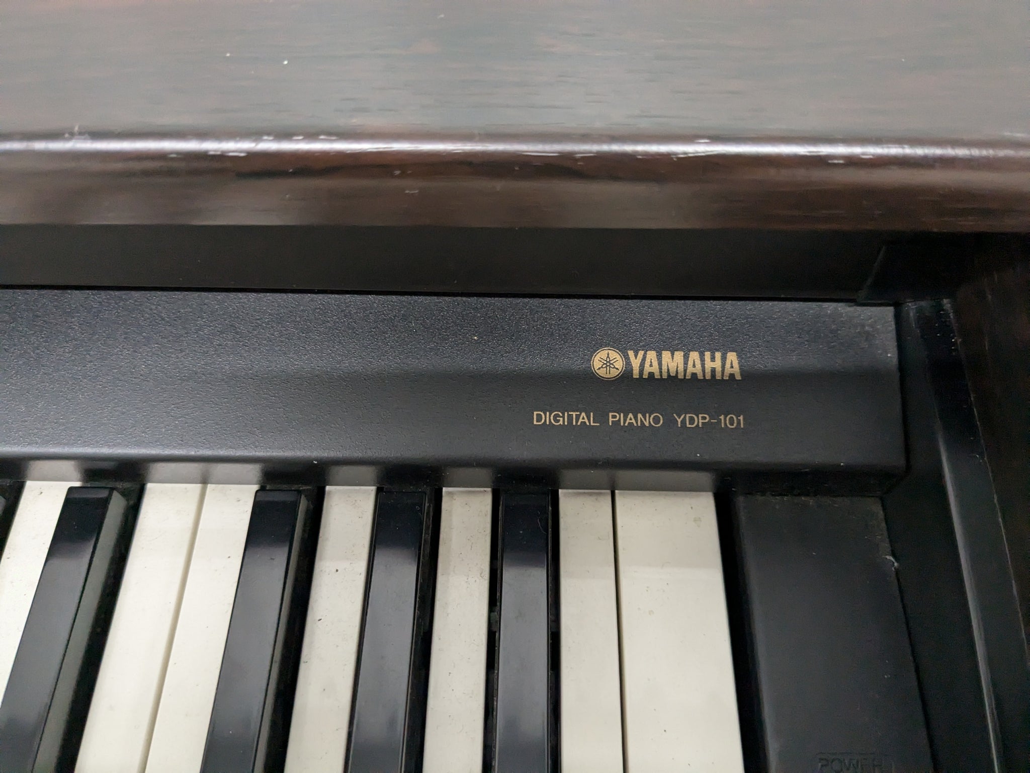 Yamaha Arius YDP-101 Digital Piano in dark rosewood finish Yamaha Arius YDP-101 Digital Piano in dark rosewood finish