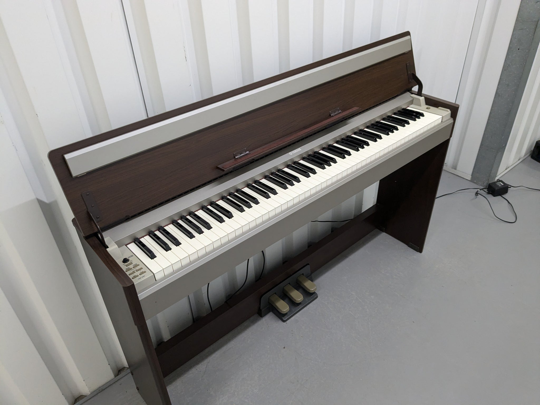 Yamaha Arius YDP-S30 Digital Piano Slimline space saver