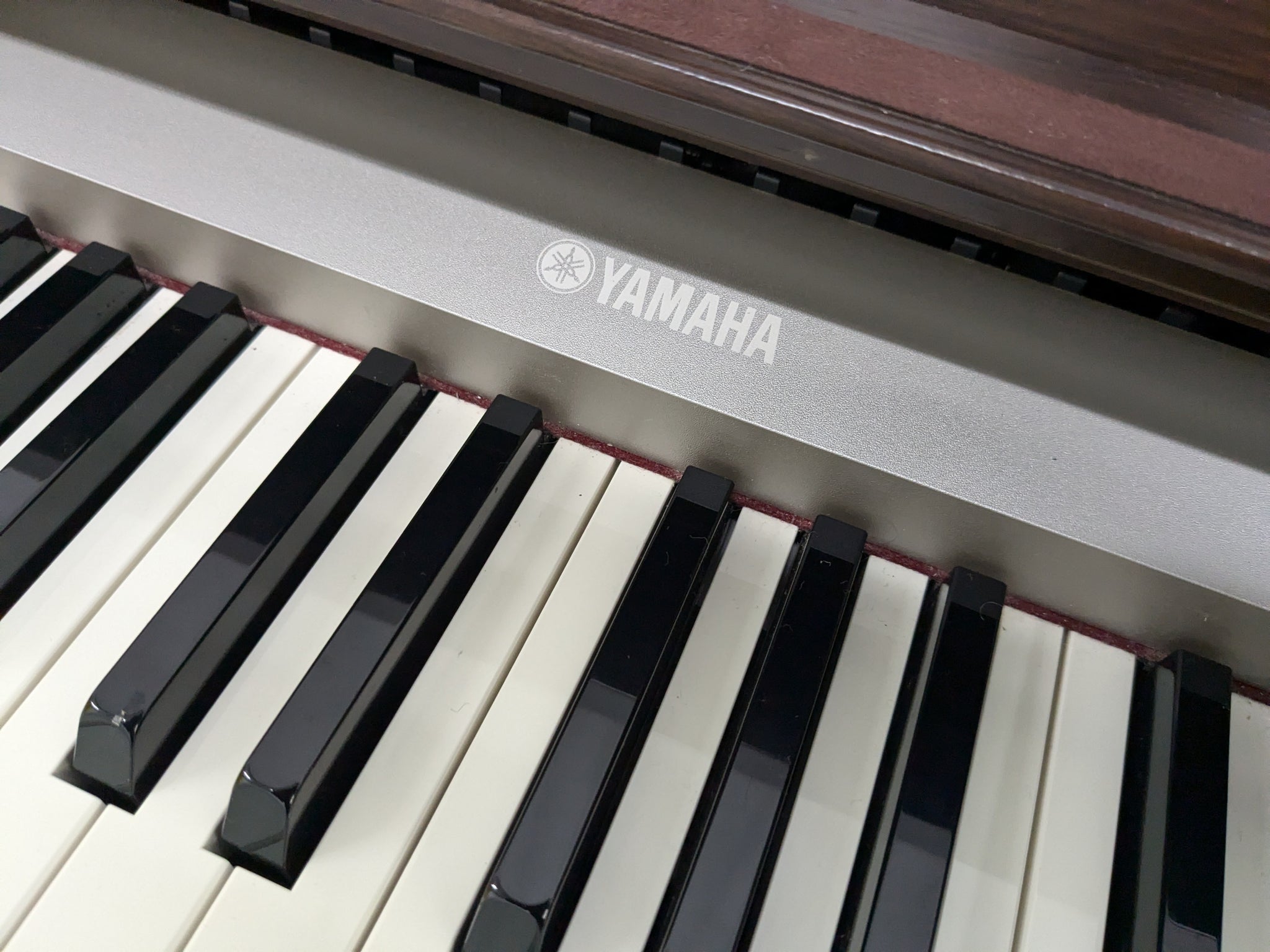 Yamaha Arius YDP-S30 Digital Piano Slimline space saver