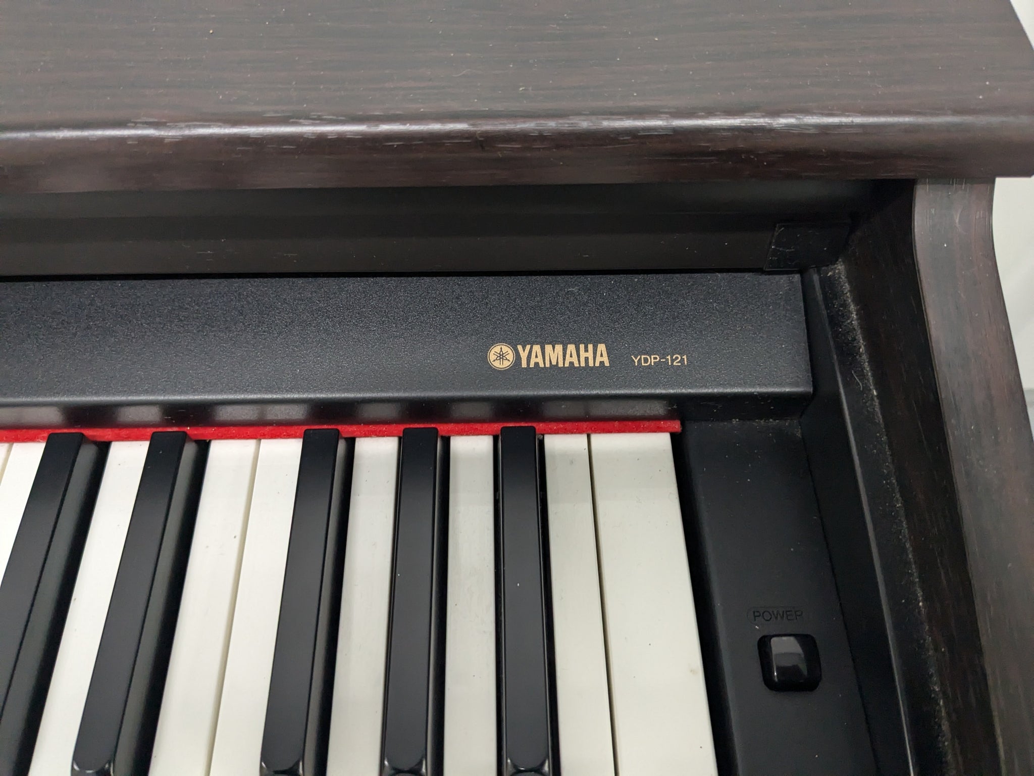 Yamaha Arius YDP-121 Digital Piano in dark rosewood stock nr 24615