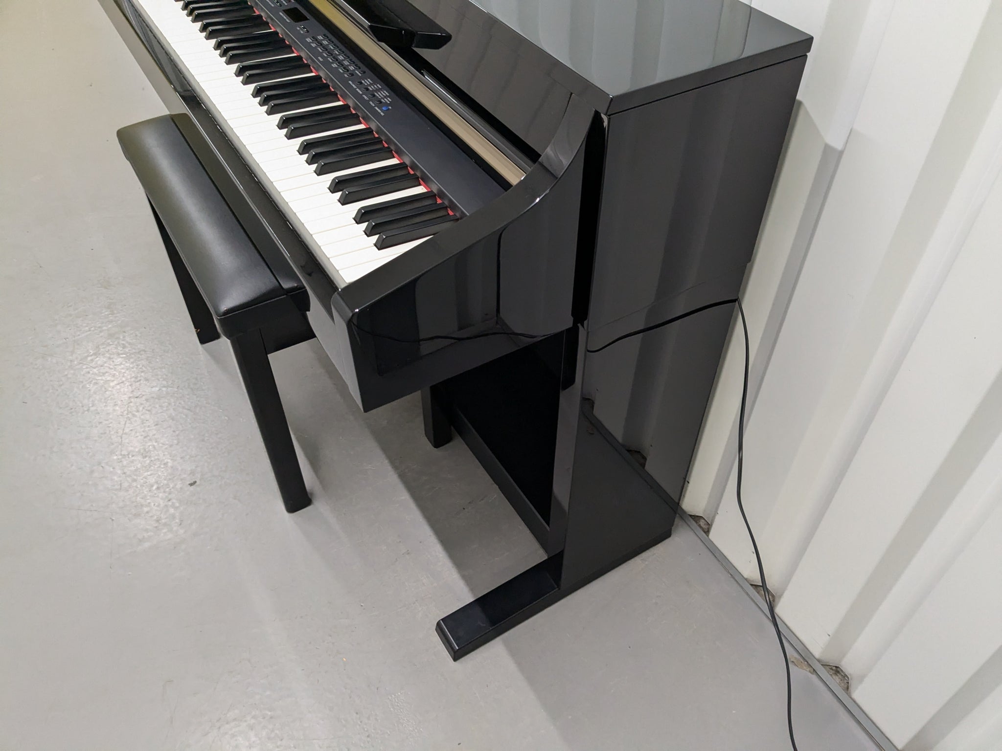 Yamaha Clavinova CLP-340PE glossy black polished ebony Piano stock
