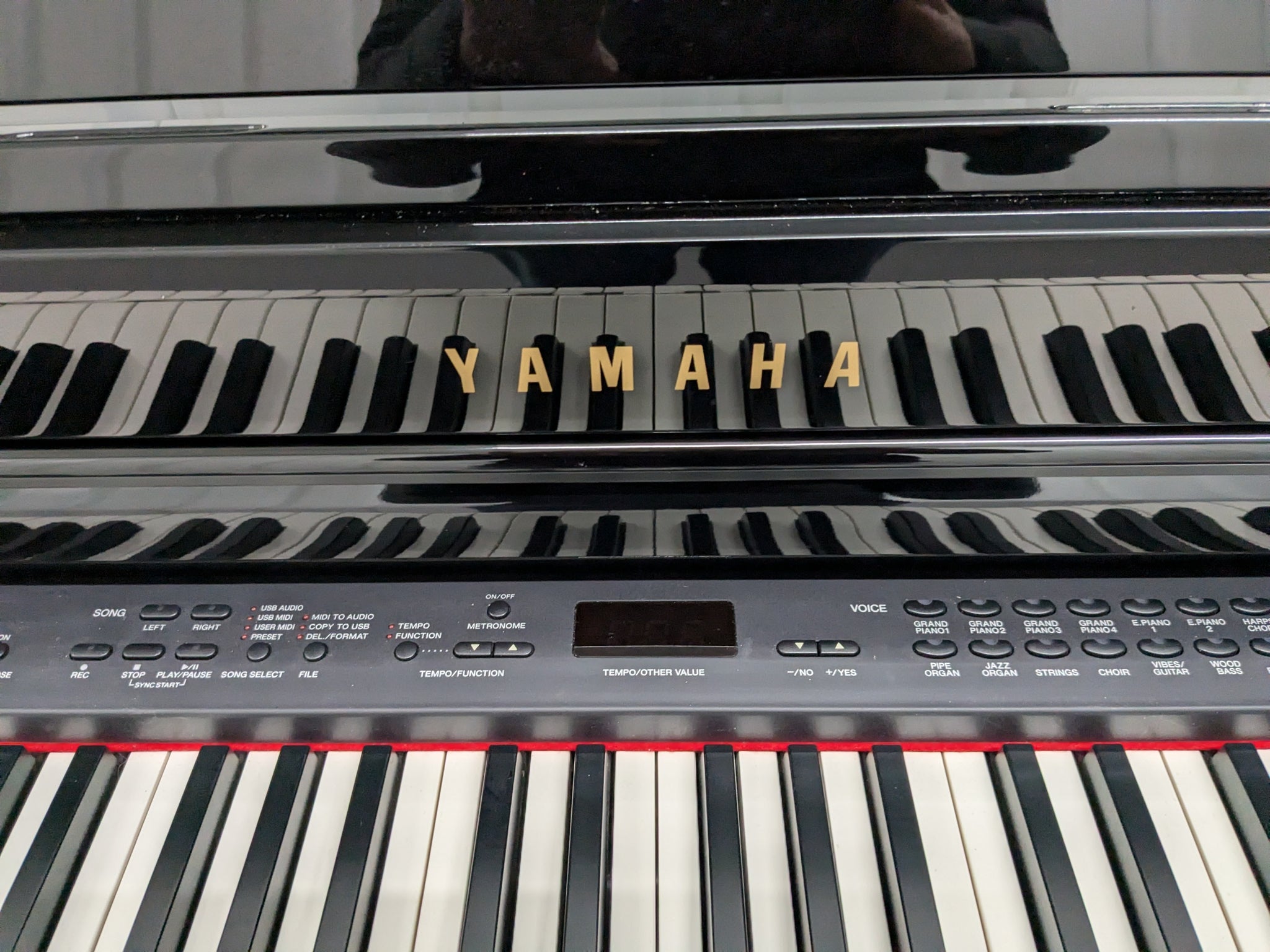 Yamaha Clavinova CLP-470 digital piano polished ebony glossy black