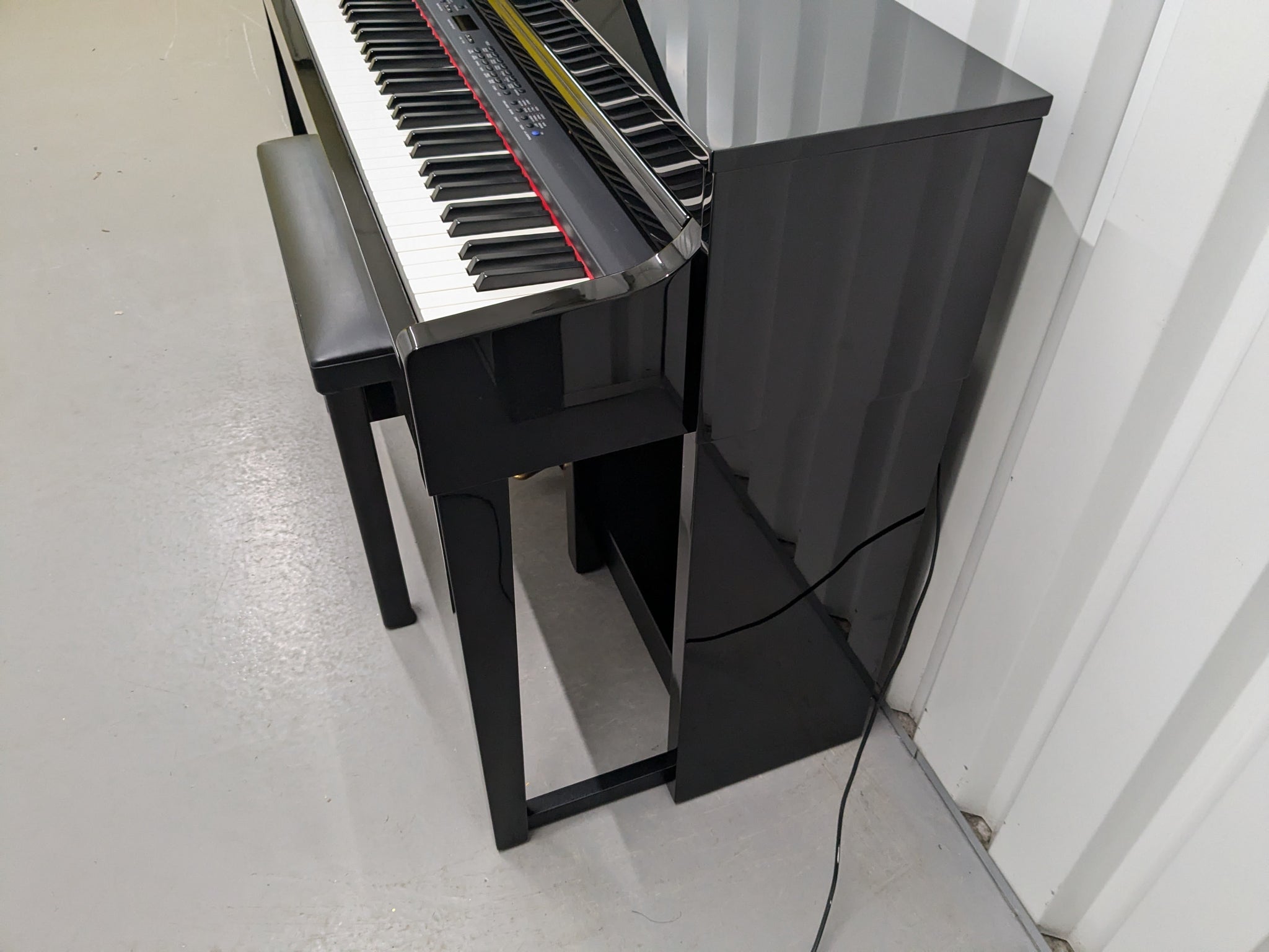Yamaha Clavinova CLP-470 digital piano polished ebony glossy black