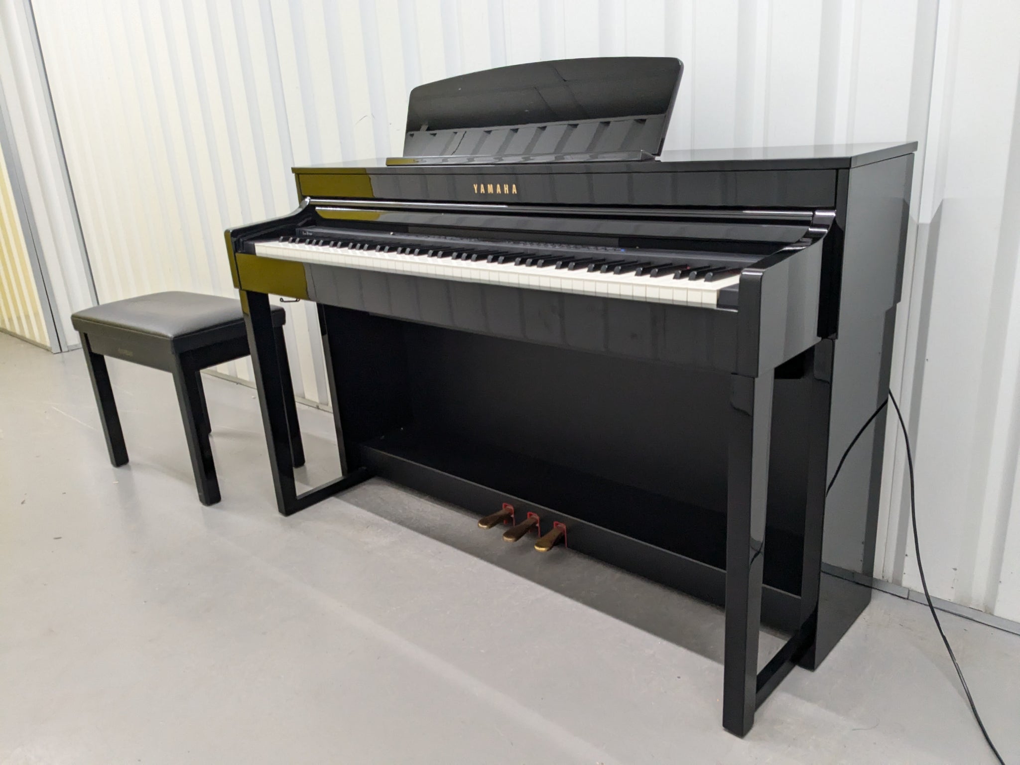 Yamaha Clavinova CLP-470 digital piano polished ebony glossy black