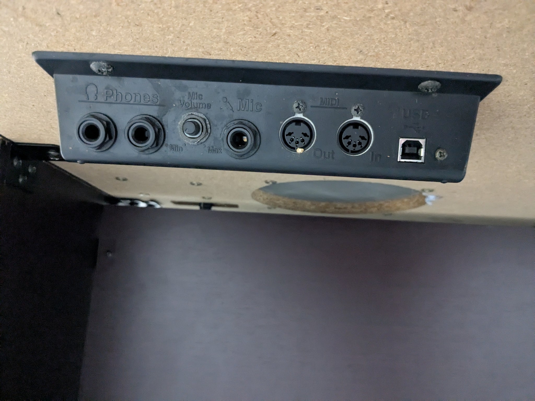 Roland HPi-7 Digital Interactive Piano with LCD screen built in