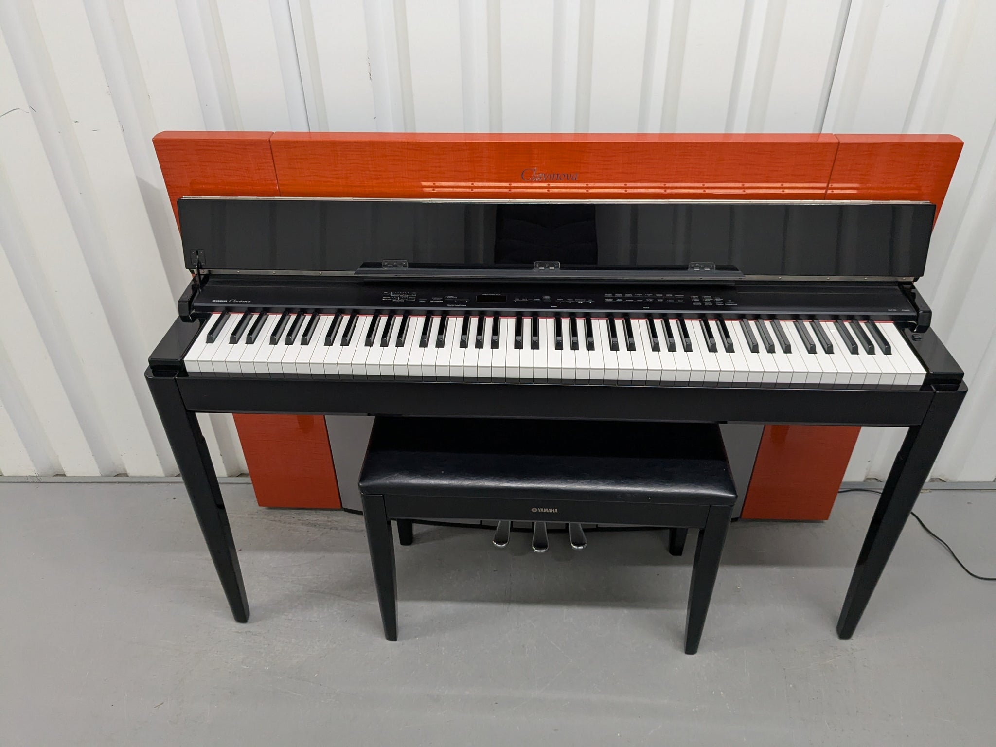 YAMAHA Clavinova MODUS CLP-F01 in Polished Ebony+Orange with stool