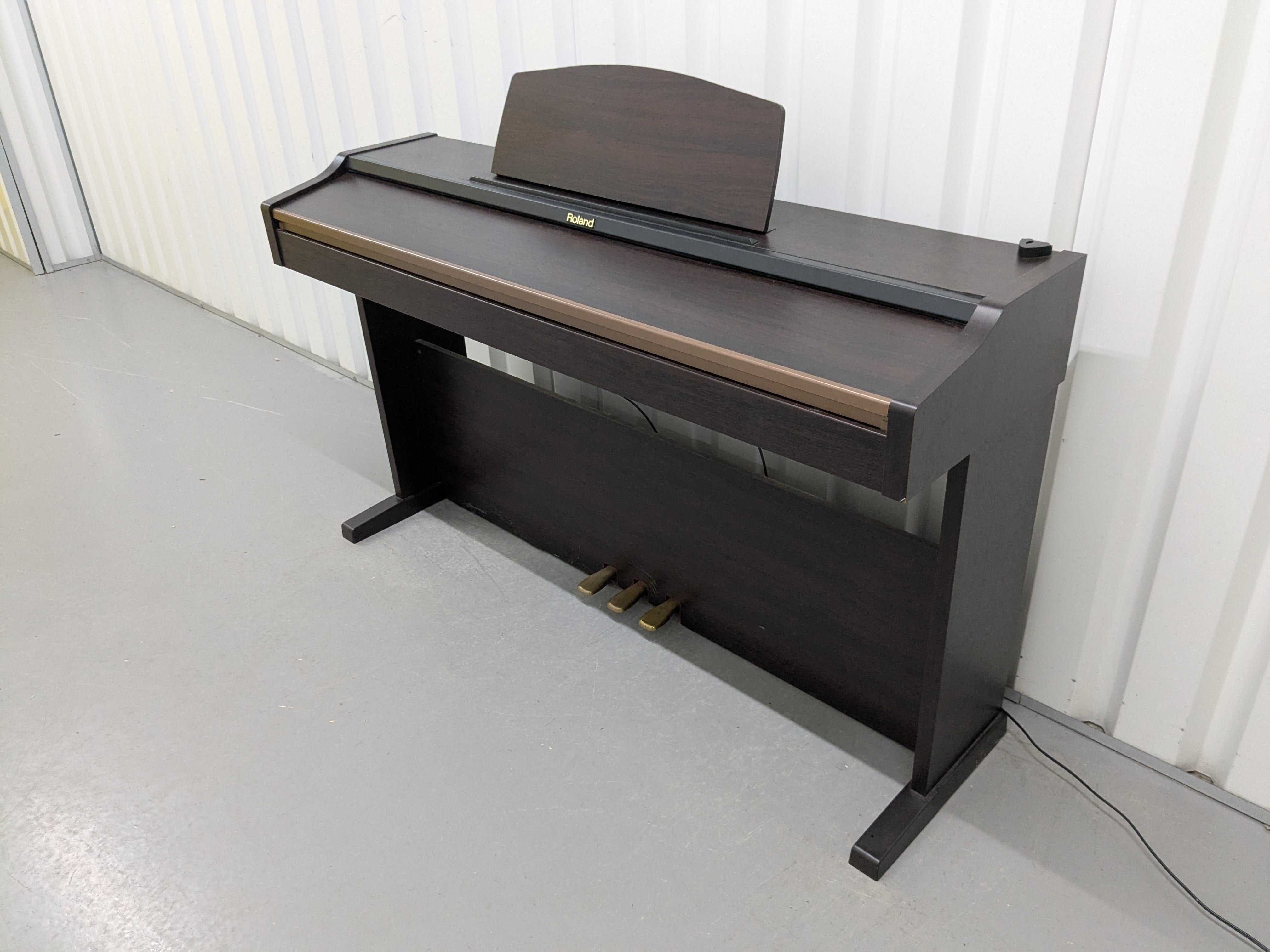 Roland HP101e Digital Piano in dark rosewood finish stock # 25037 ...