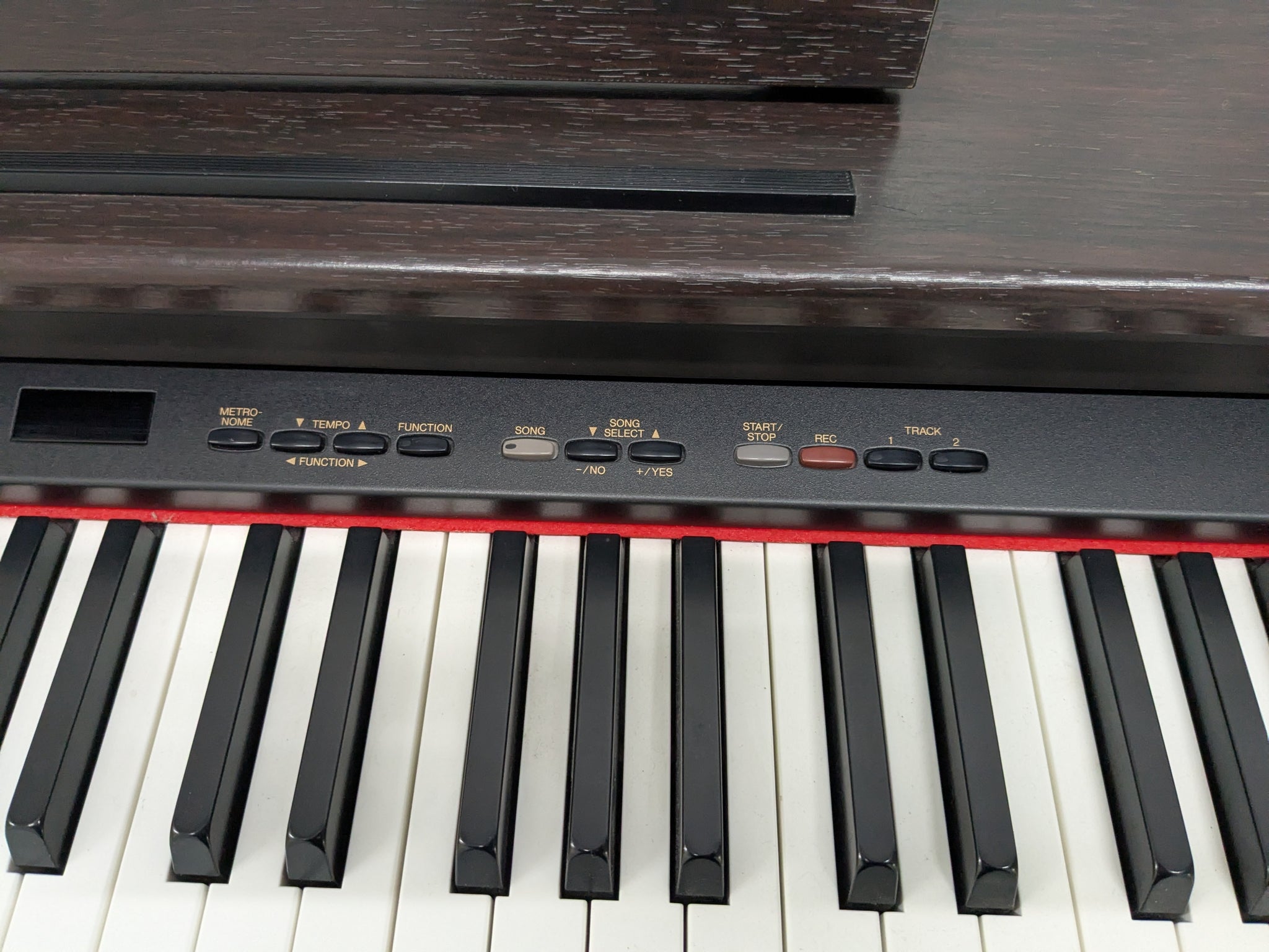 Yamaha Arius YDP-121 Digital Piano and stool in dark rosewood