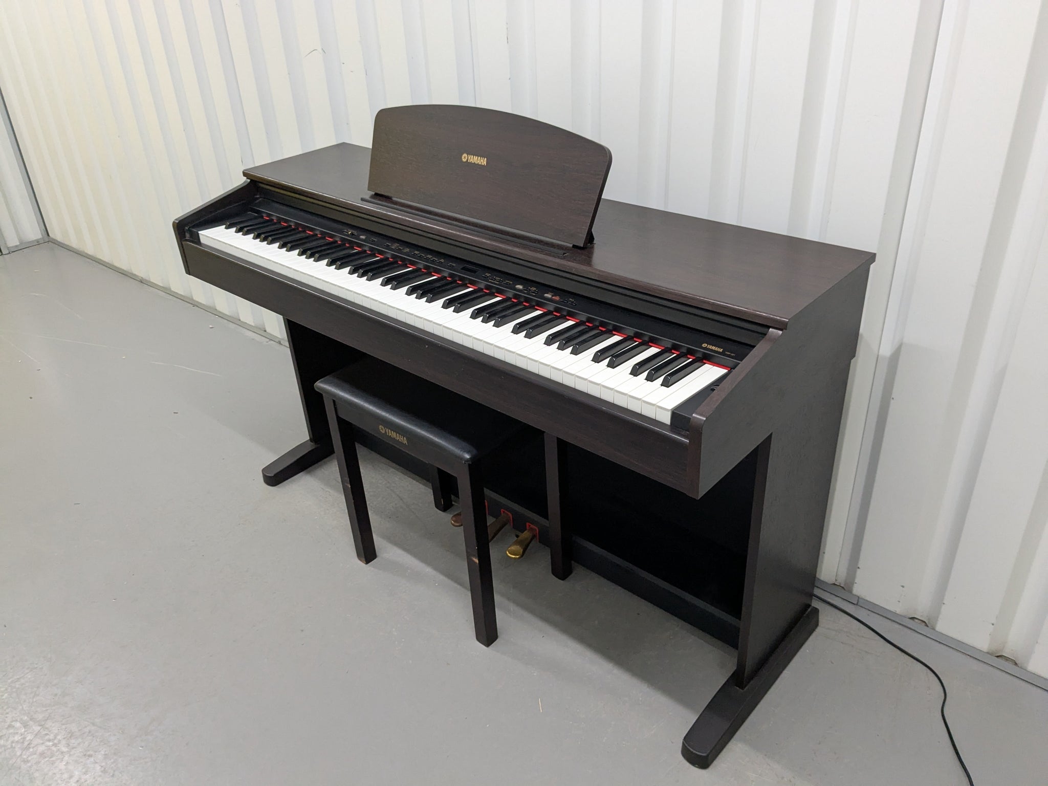 Yamaha Arius YDP-121 Digital Piano and stool in dark rosewood