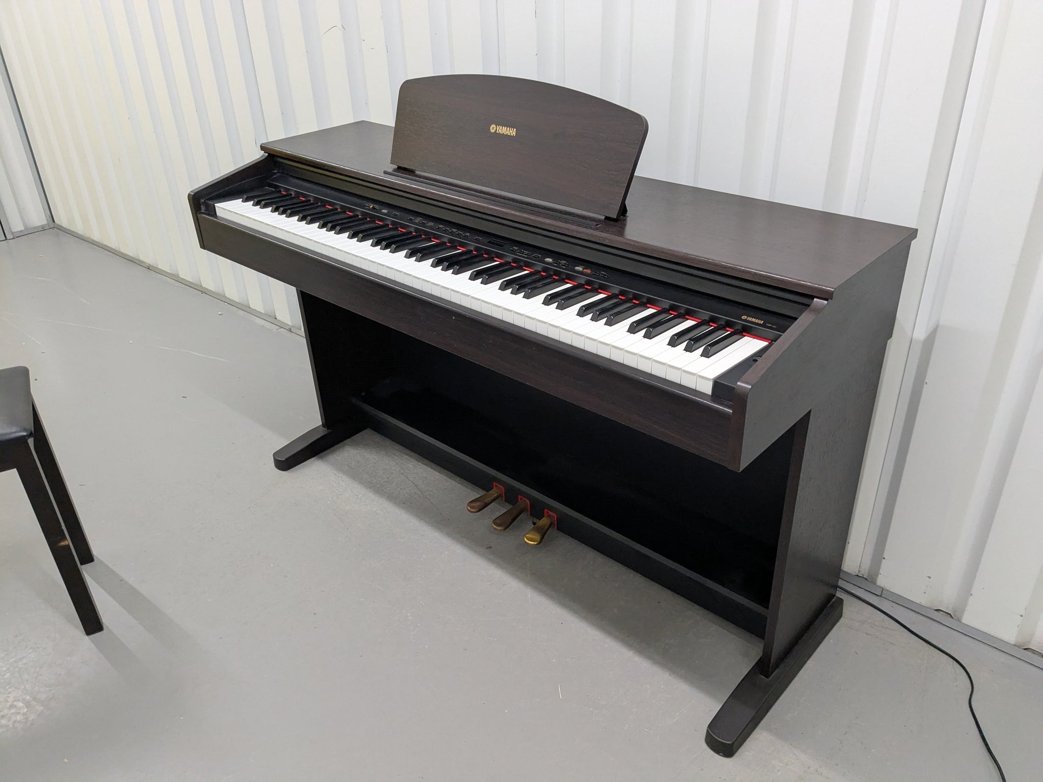 Yamaha Arius YDP-121 Digital Piano and stool in dark rosewood
