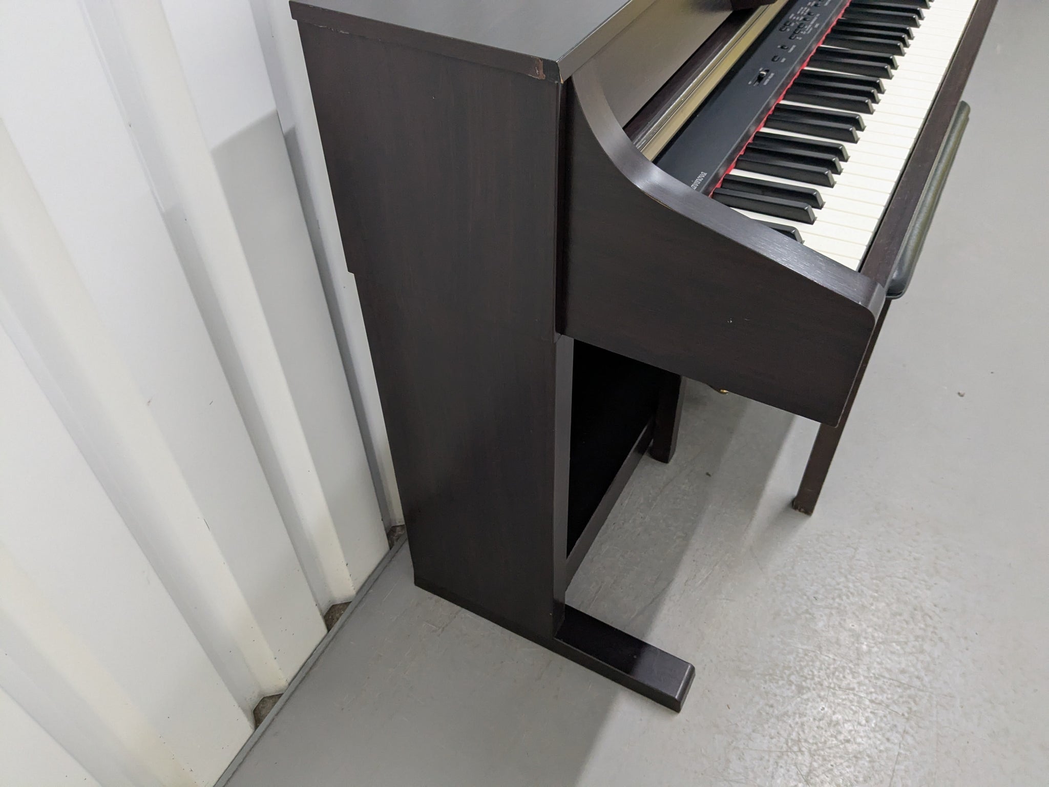 Yamaha Clavinova CLP-340 Digital Piano and stool in dark rosewood Yamaha Clavinova CLP-340 Digital Piano and stool in dark rosewood