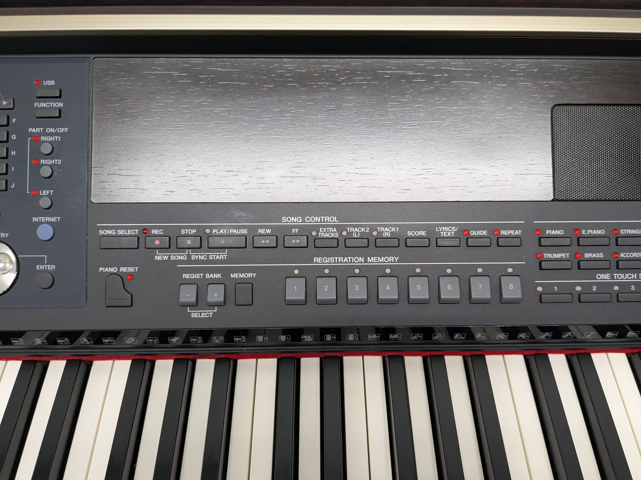 YAMAHA CLAVINOVA CVP-503 DIGITAL PIANO IN DARK ROSEWOOD stock