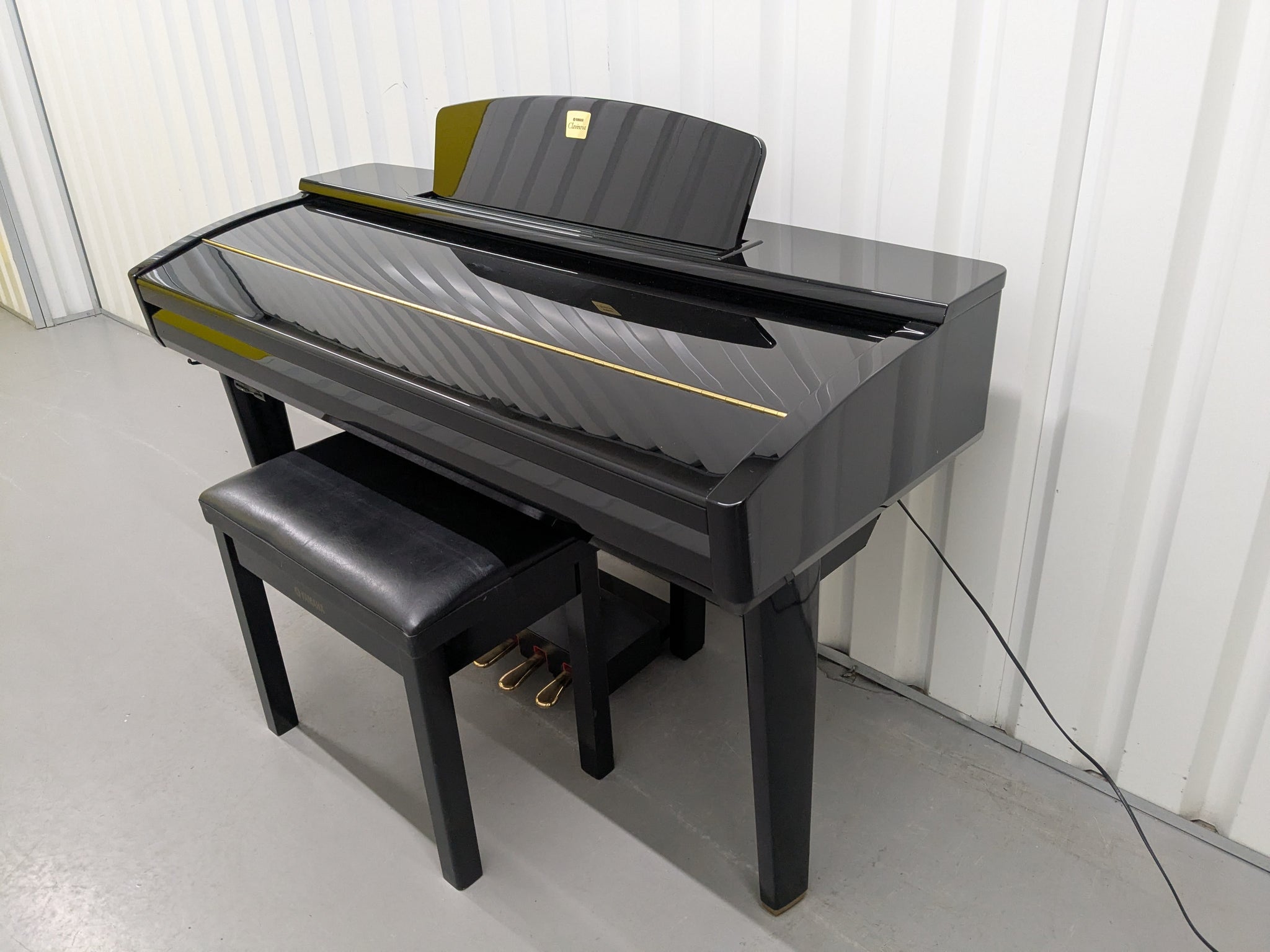 YAMAHA CLAVINOVA CVP-309PE DIGITAL PIANO + STOOL IN GLOSSY BLACK