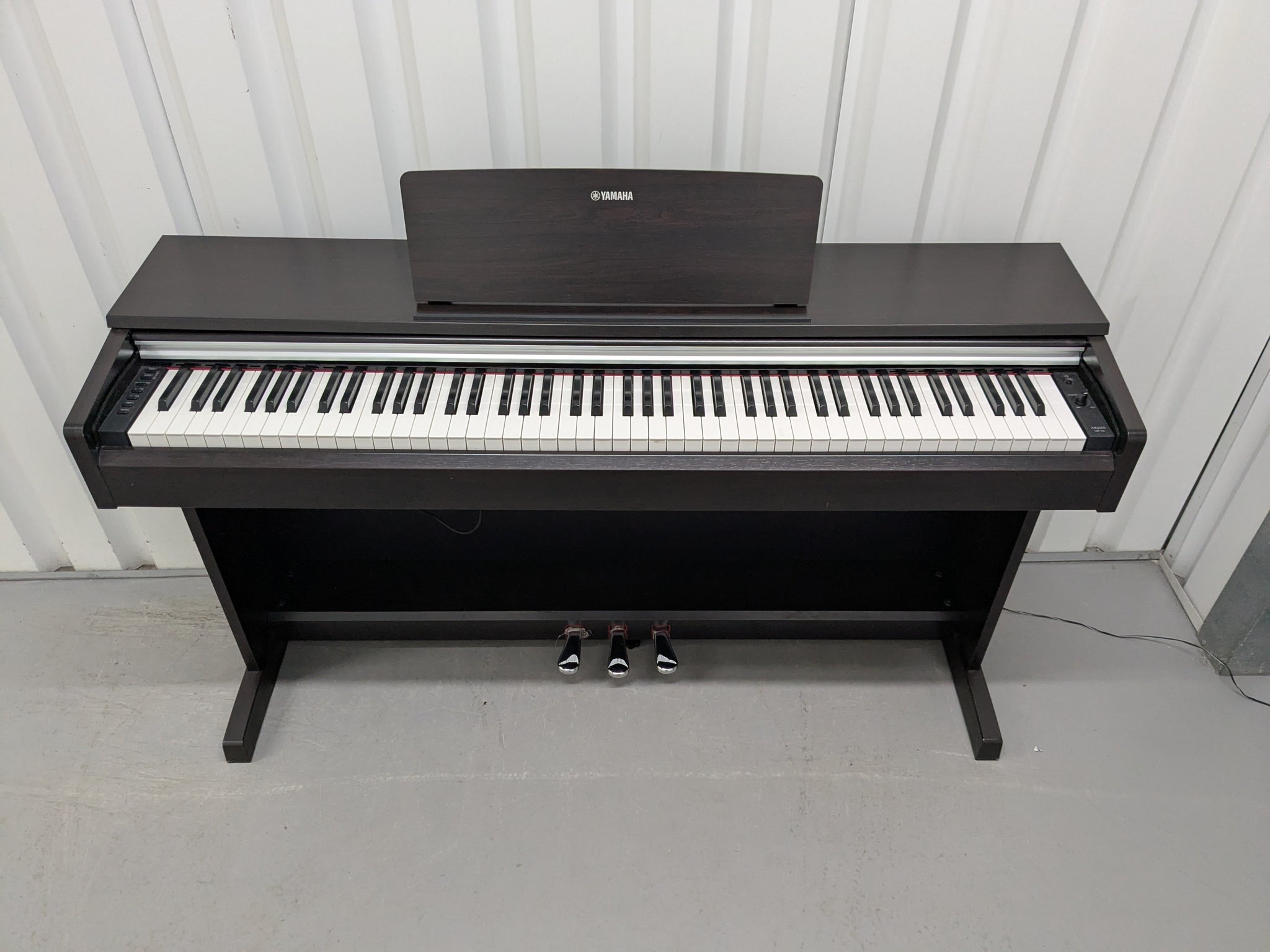 YAMAHA電子ピアノARIUS YDP-142 ニューダーク ヤマハ | YDP-142 - ARIUS（アリウス） - 概要