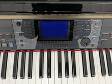 Load image into Gallery viewer, Yamaha Clavinova CVP-501 Digital Piano / arranger in glossy black. stock # 25121
