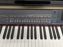 Load image into Gallery viewer, Yamaha Clavinova CVP-501 Digital Piano / arranger in glossy black. stock # 25121

