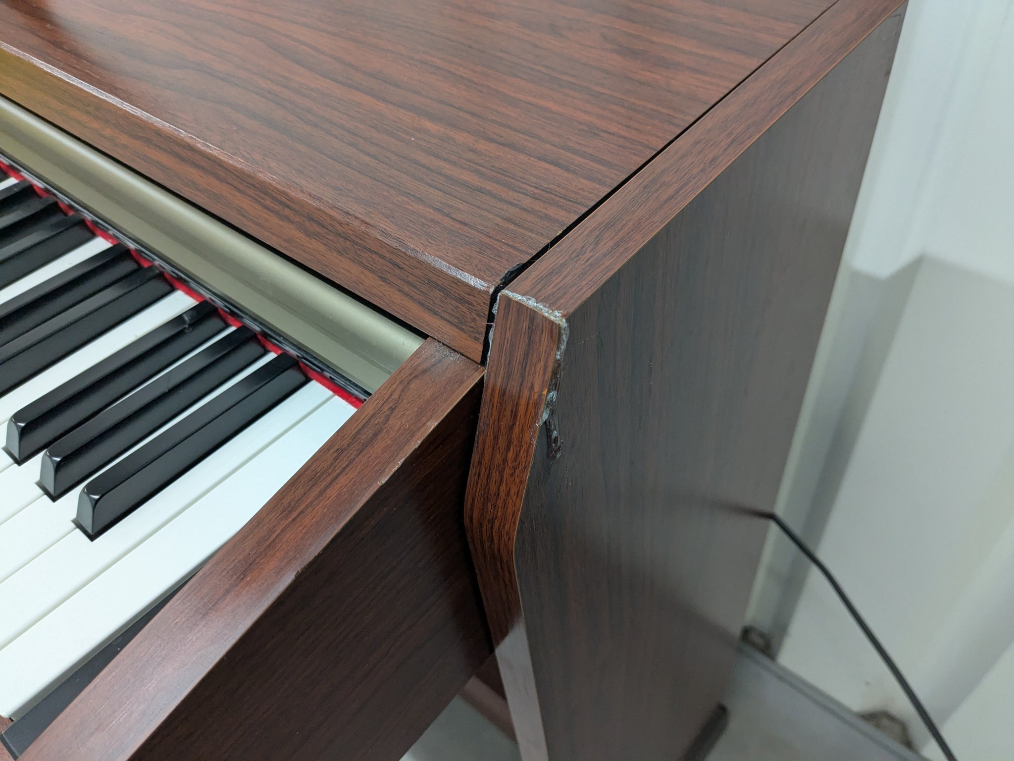 Yamaha Clavinova CLP-220 digital piano in mahogany finish stock