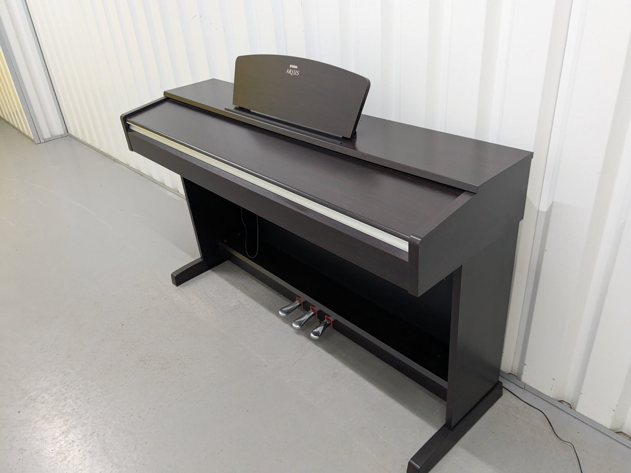 Yamaha Arius YDP-141 digital piano in rosewood finish stock #25150 Yamaha Arius YDP-141 digital piano in rosewood finish stock #25150