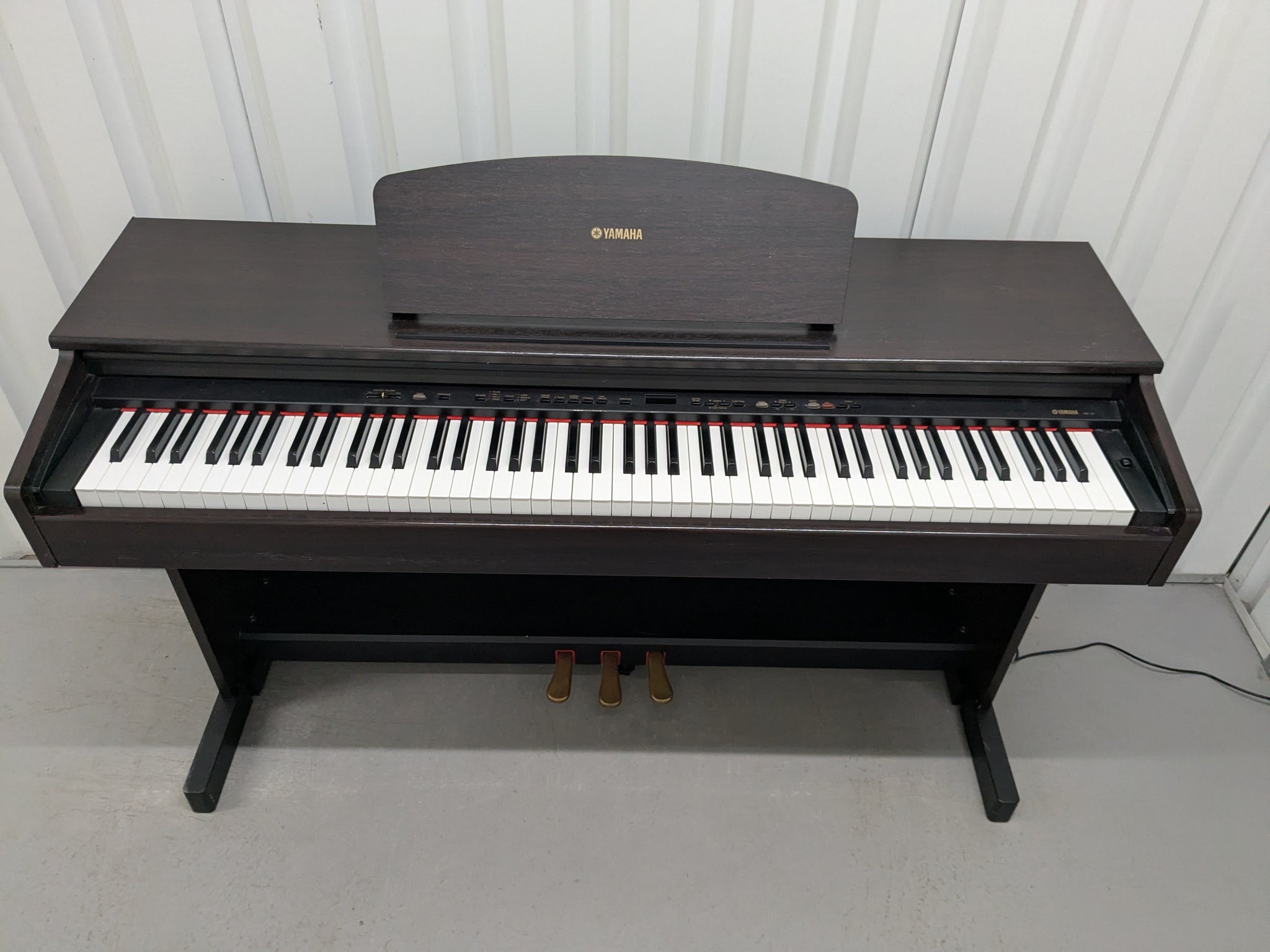 Yamaha Arius YDP-121 Digital Piano in dark rosewood stock nr 25170