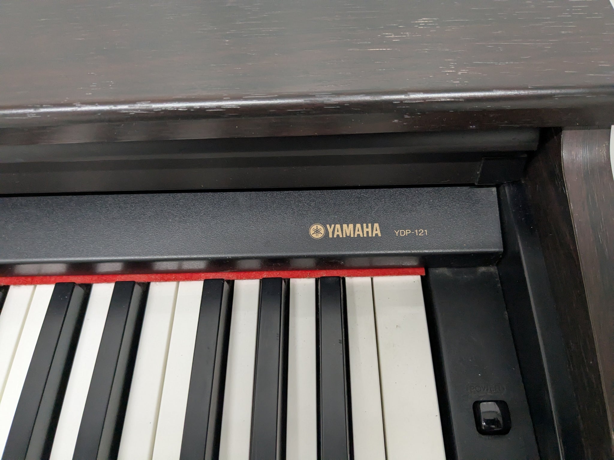 Yamaha Arius YDP-121 Digital Piano in dark rosewood stock nr 25170