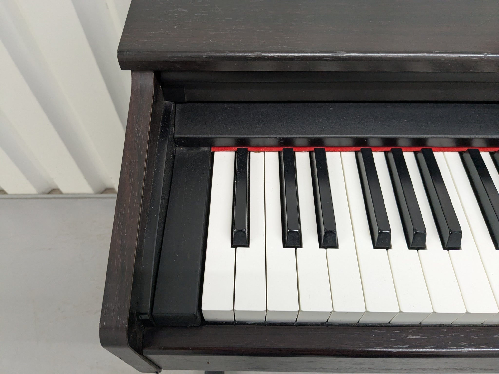 Yamaha Arius YDP-121 Digital Piano in dark rosewood stock nr 25170